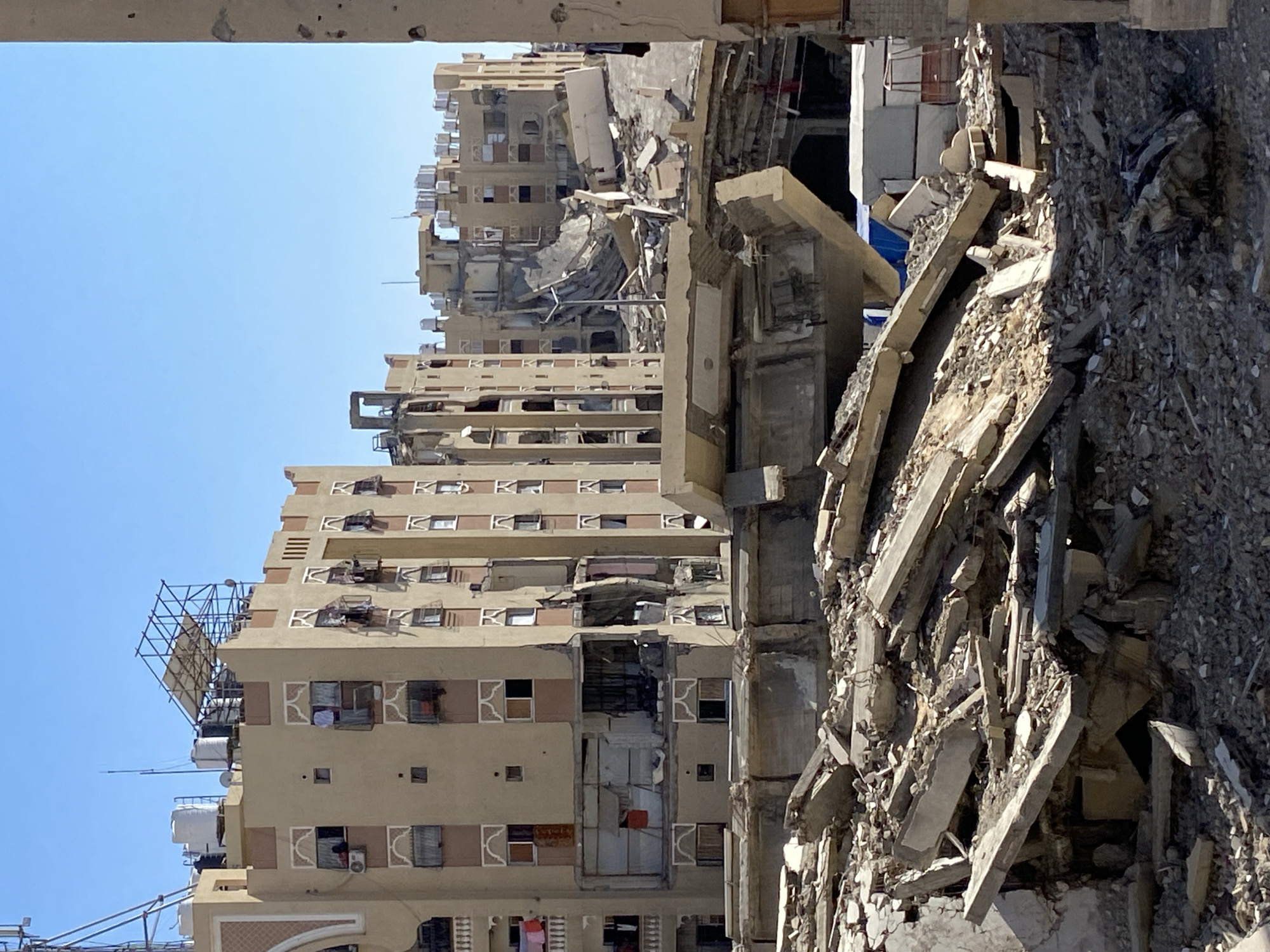 Widespread building damage documented in Khan Yunis