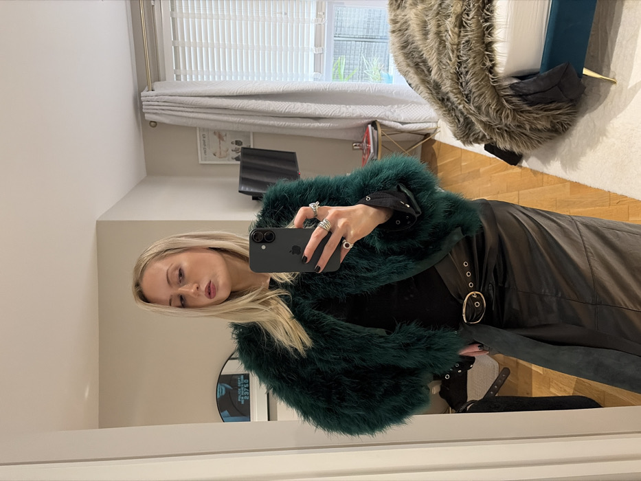 Person takes mirror selfies at London residence