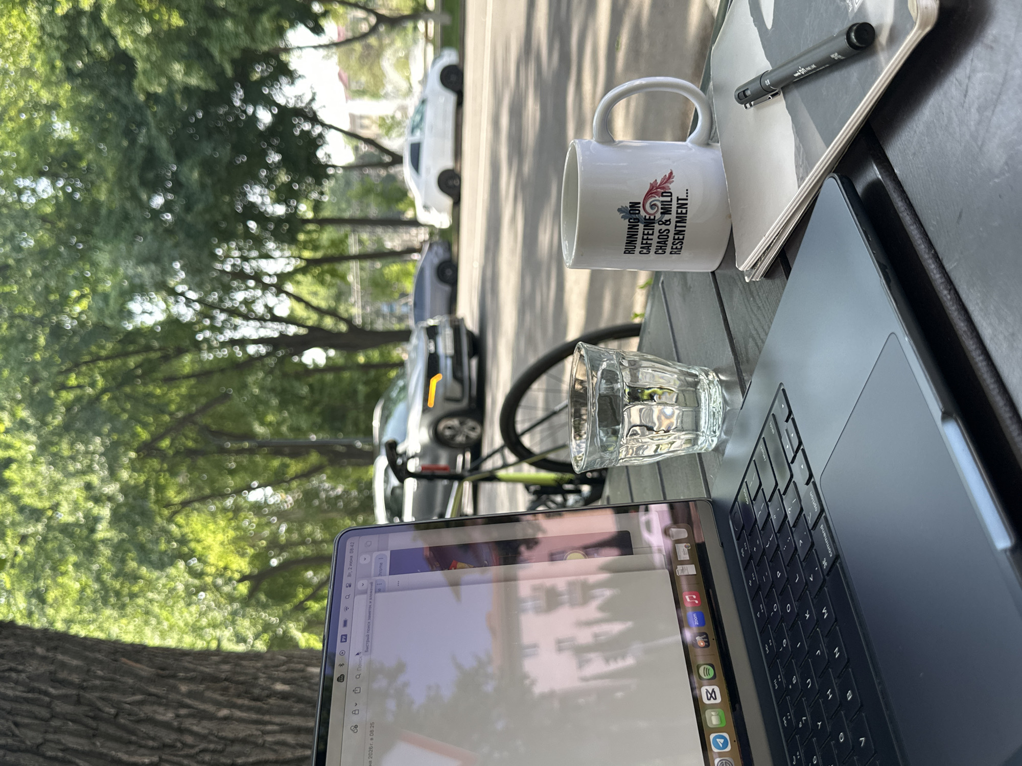 Morning outdoor workspace spotted at Tashkent cafe patio