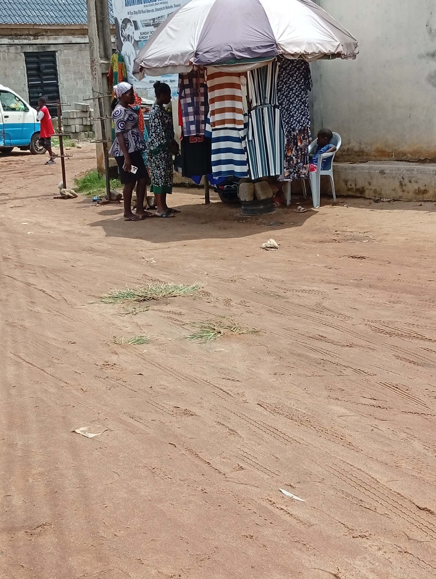 Outdoor market activity captured in Owerri, Nigeria