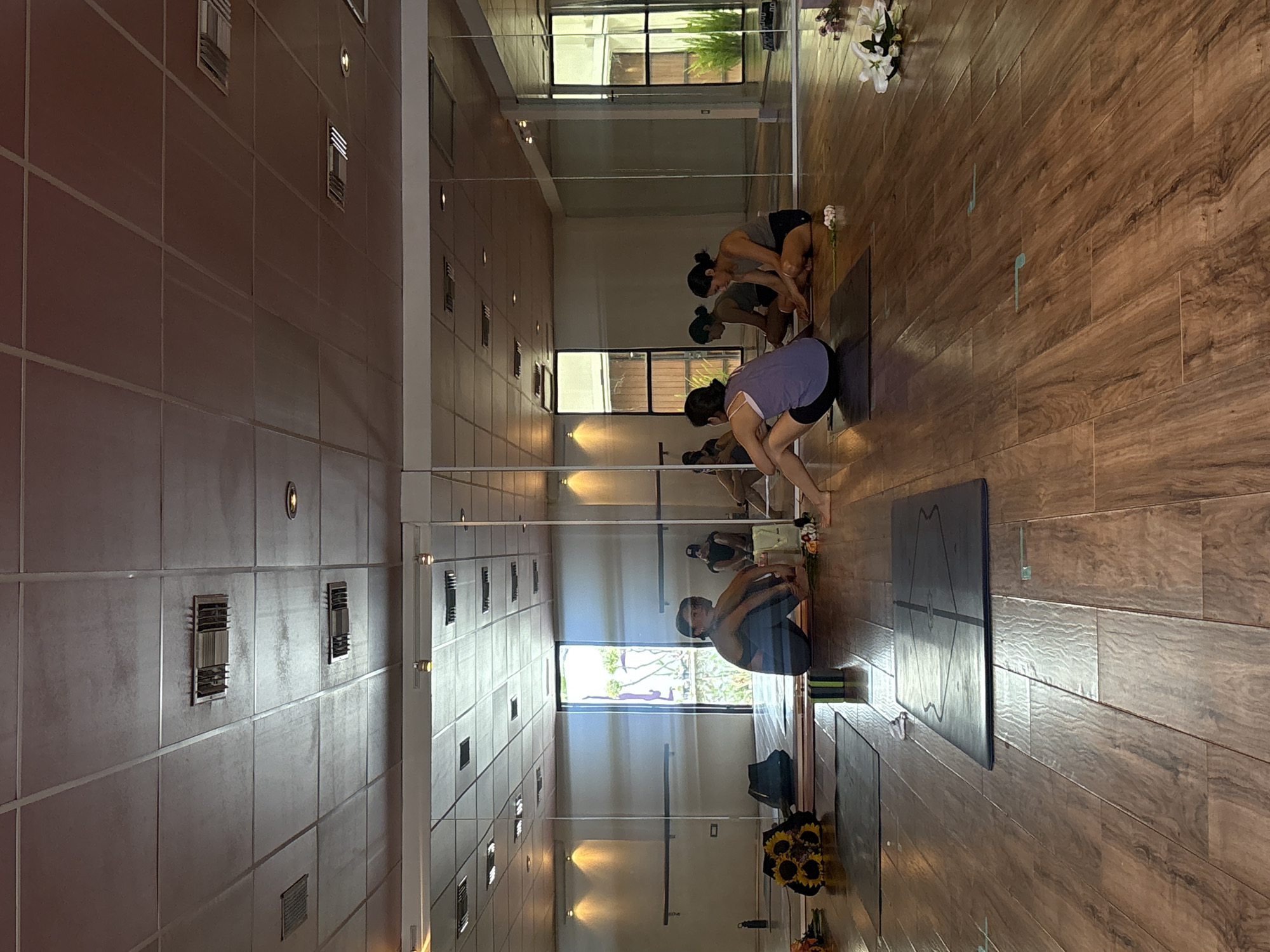 Daily life moments captured across Puebla yoga studio, cafe