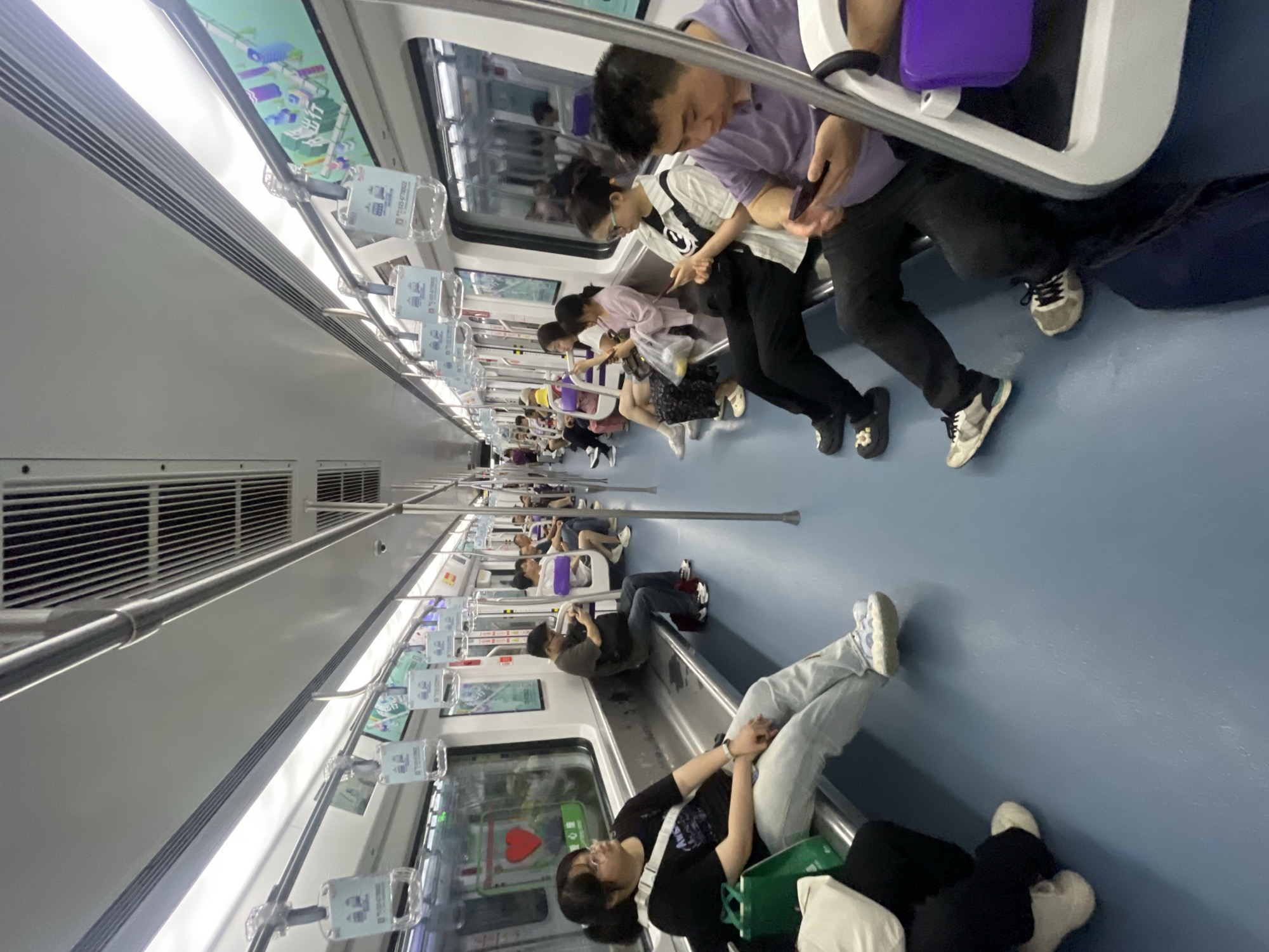 Morning subway service operates normally in Yuzhong District
