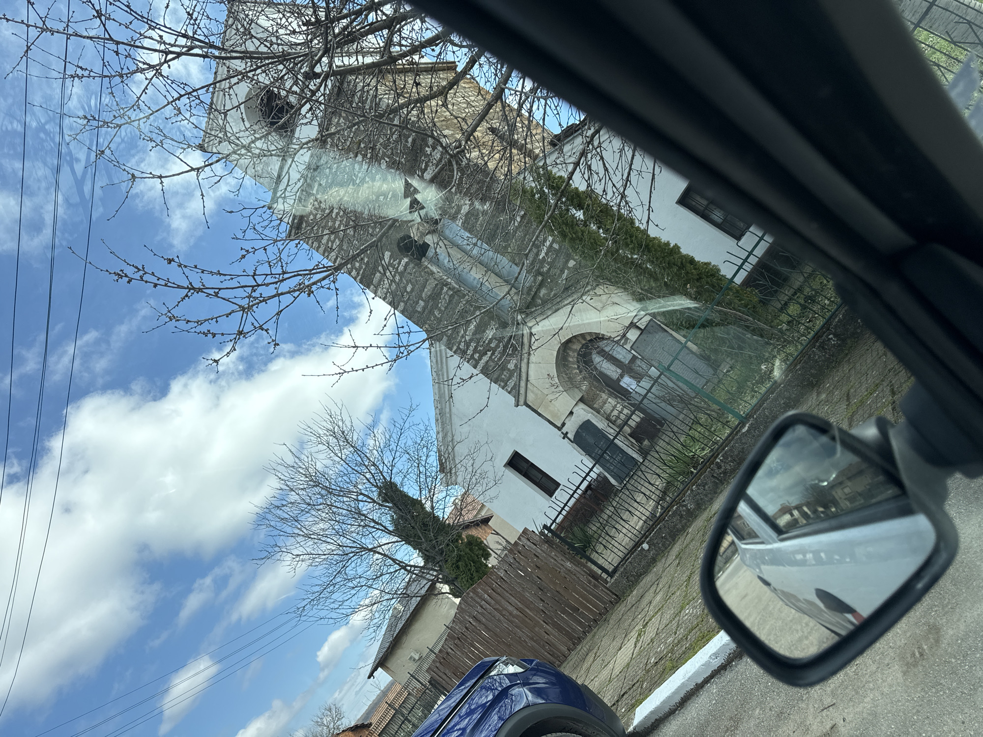 St. Nicholas Church photographed by witnesses in Kameno Pole