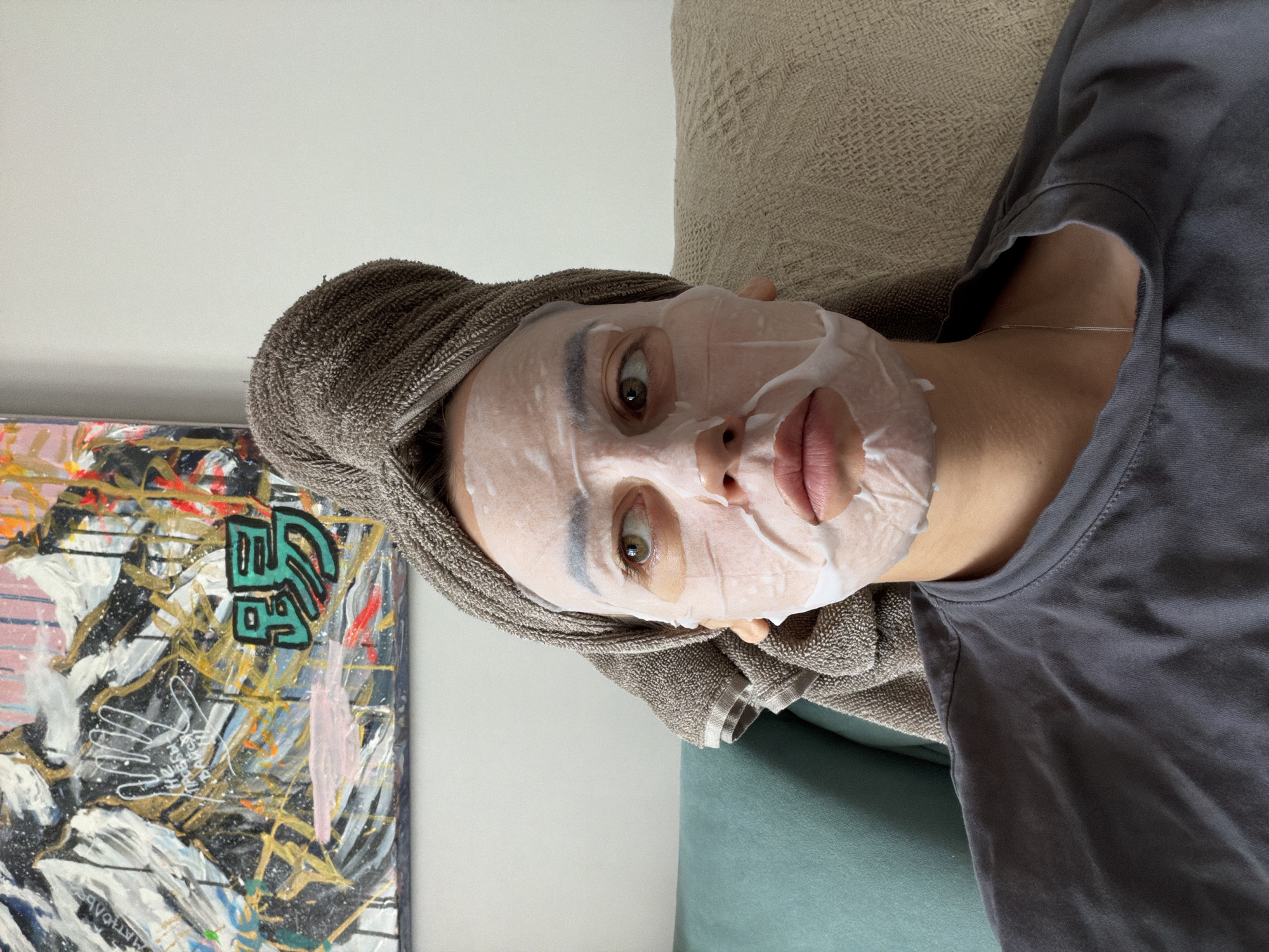 Sheet mask and cockatiel: a chill skincare moment in Krasnoyarsk