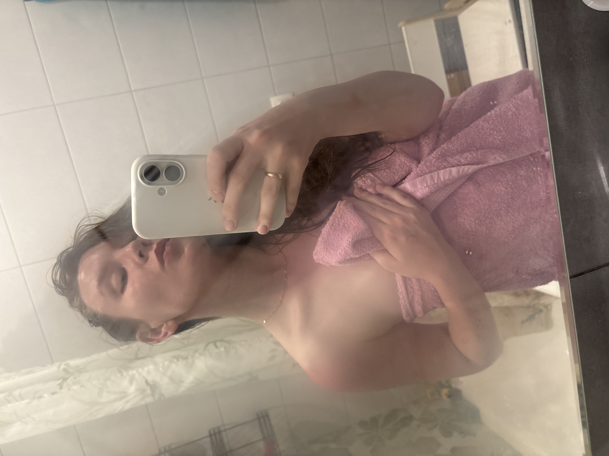 Domestic moments captured across Izhevsk homes during evening hour