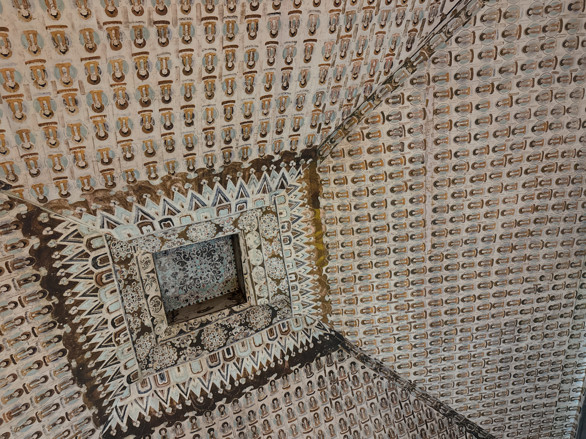 Witness documents Buddhist art and artifacts in Dunhuang museums