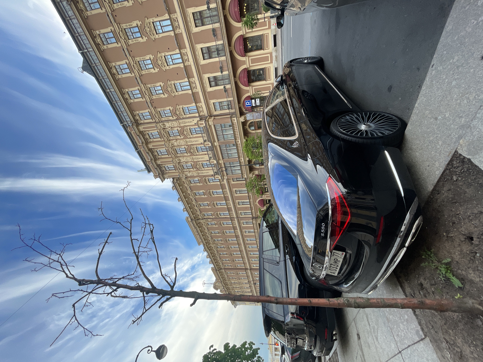 Vintage cars and historic architecture documented in Saint Petersburg