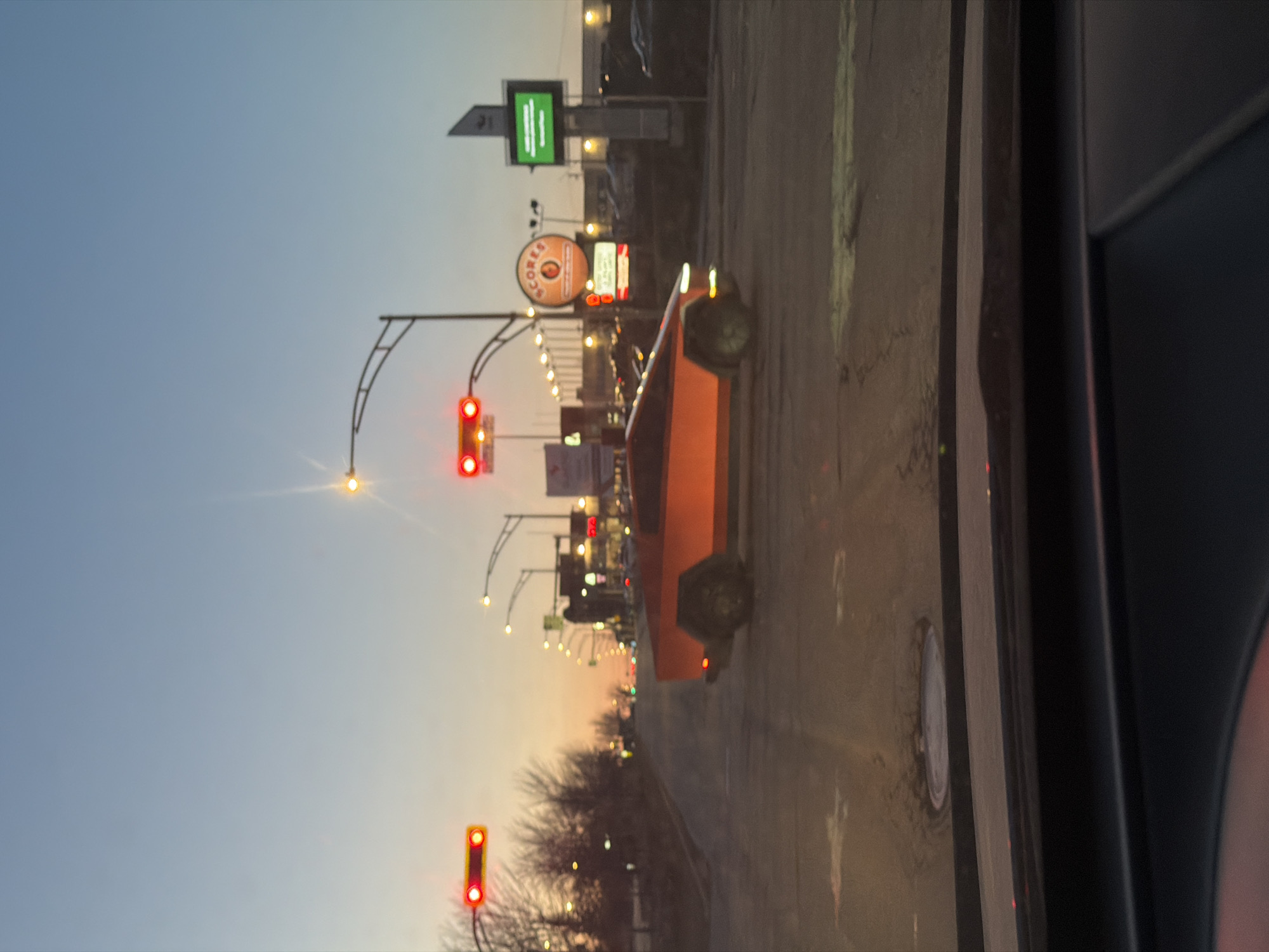 Evening traffic flows through Laval along Autoroute 440
