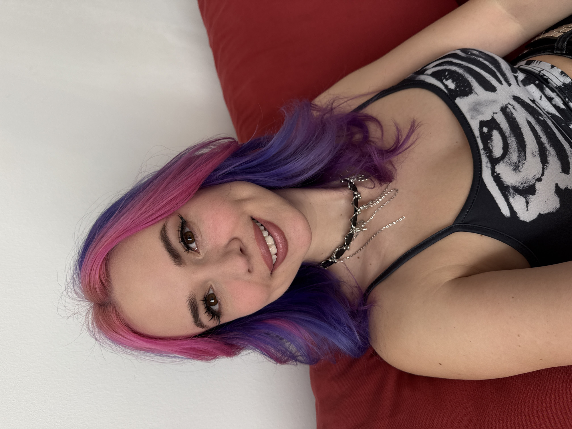 Woman takes morning selfie session across Madrid apartment locations