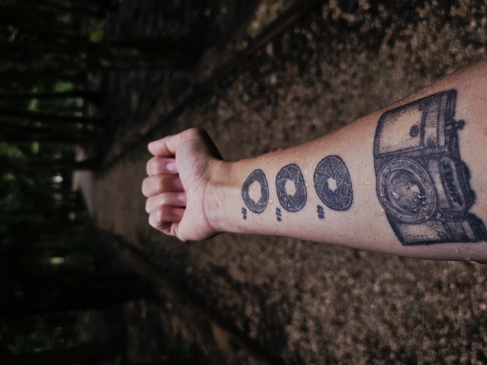 Murals, tattoos, and wet leaves in Odintsovo suburbs