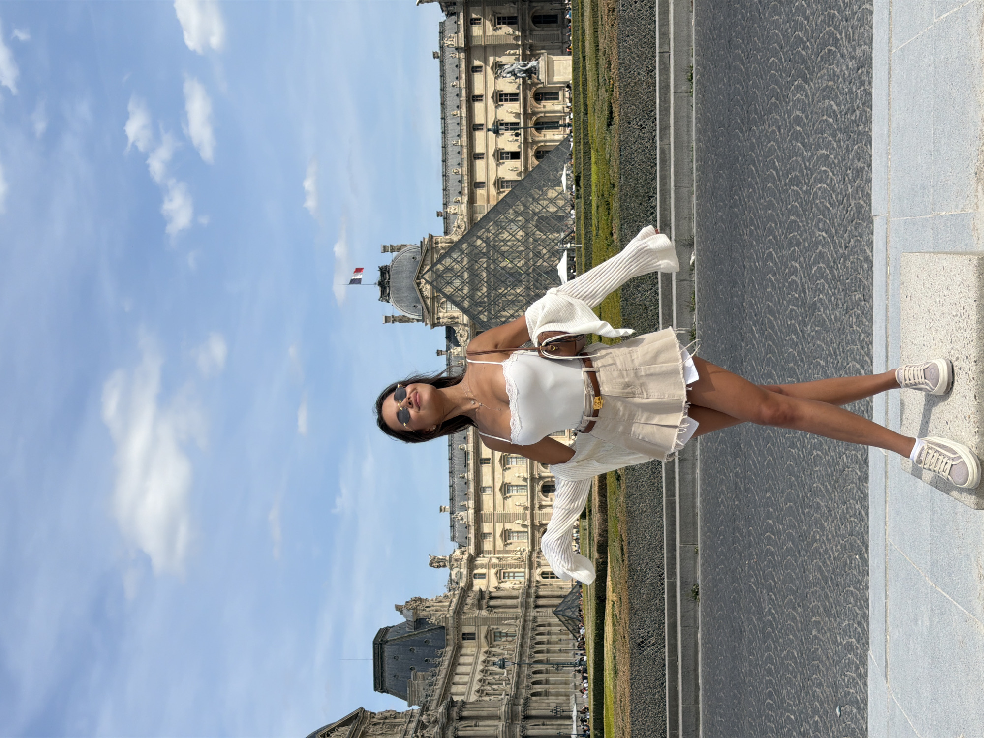 Afternoon at the Louvre: pyramid views and android exhibits