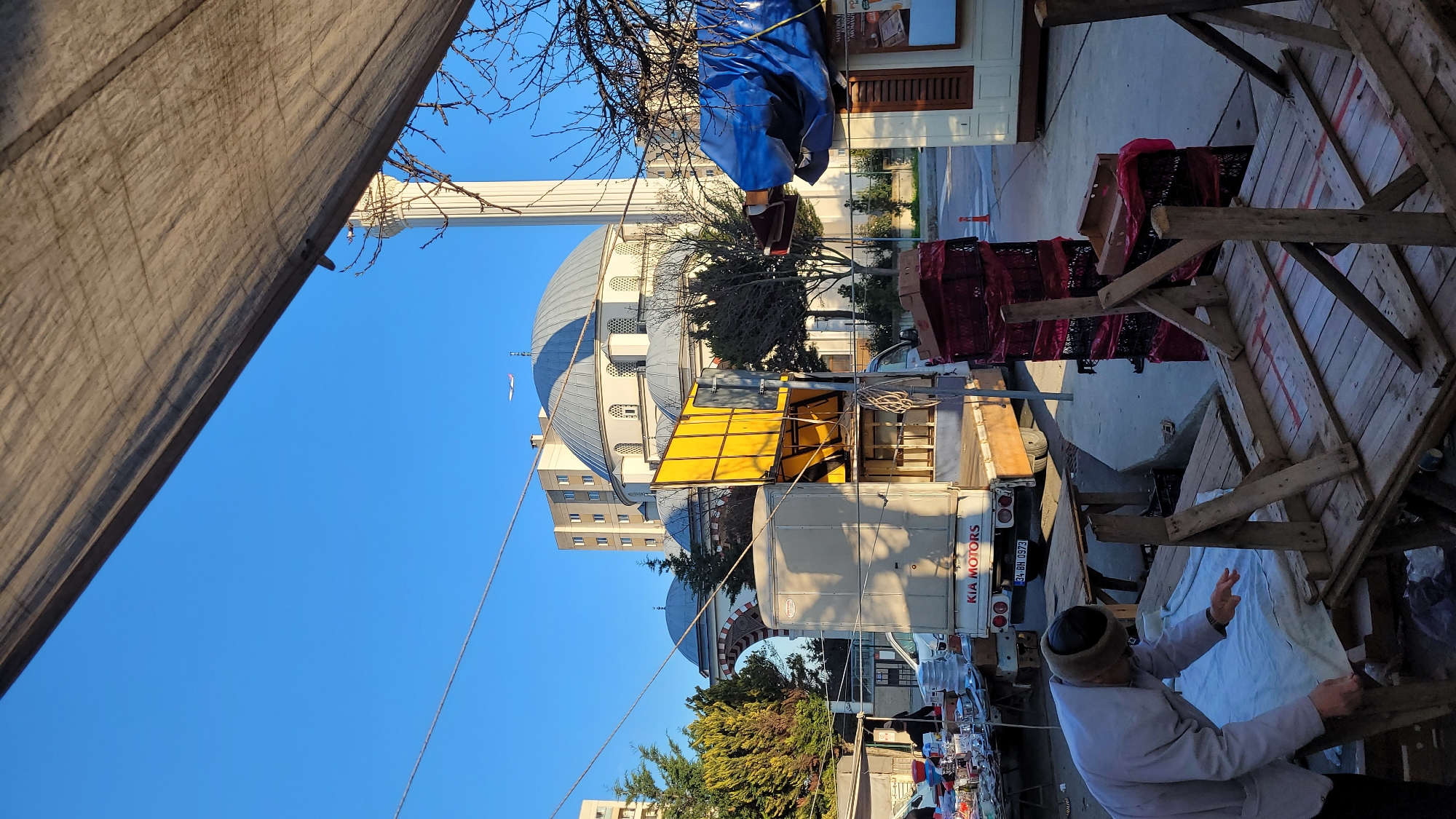 Outdoor marketplace bustling with shoppers in Beylikdüzü, Turkey