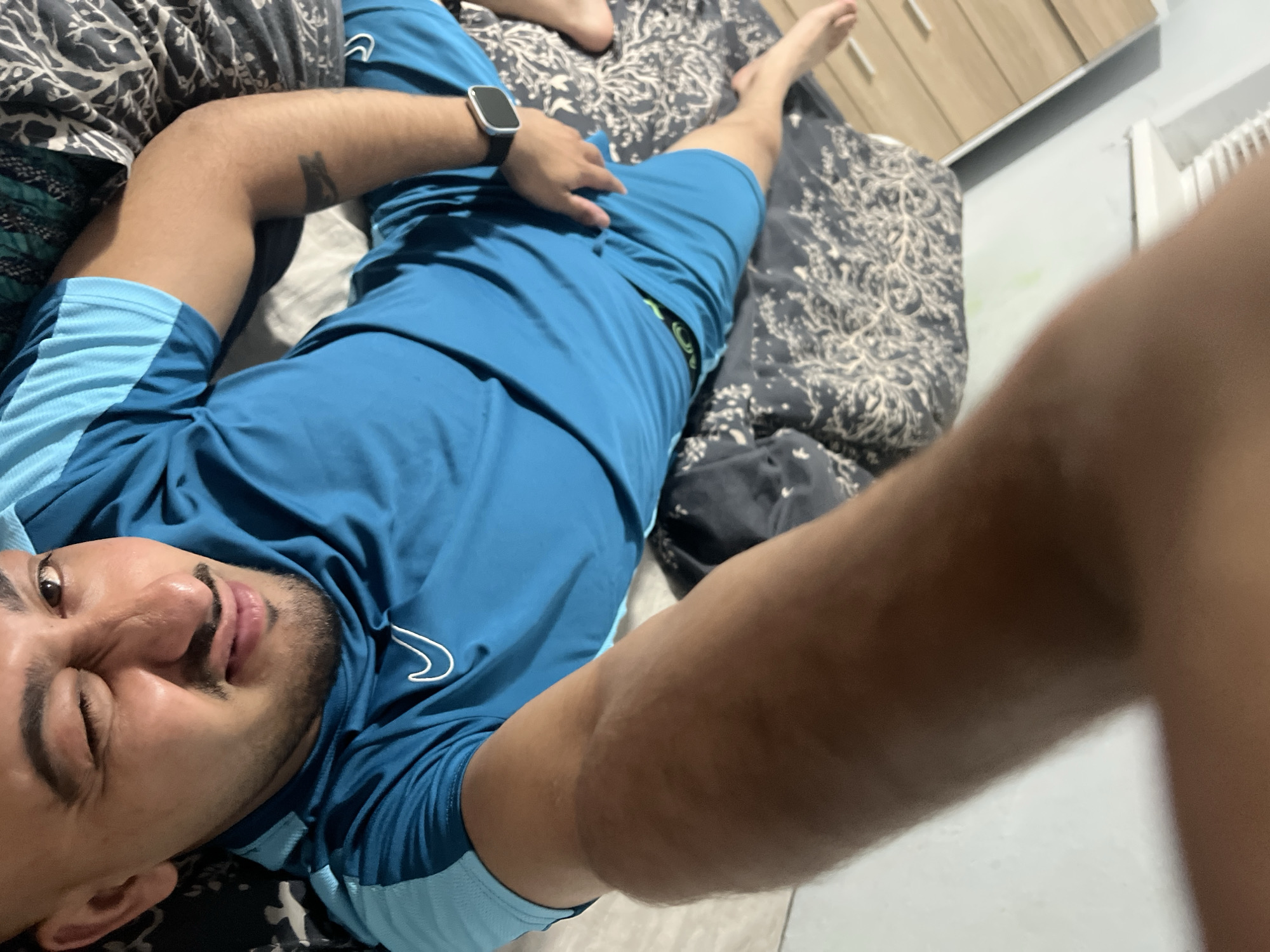 Man documents casual afternoon in Bulgarian village with selfies