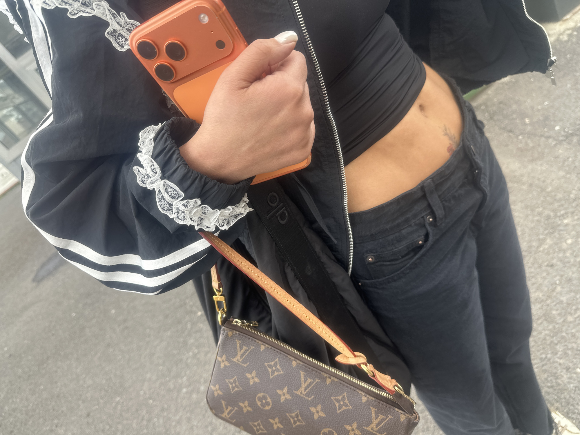 Person with distinctive tattoo spotted in downtown Yerevan