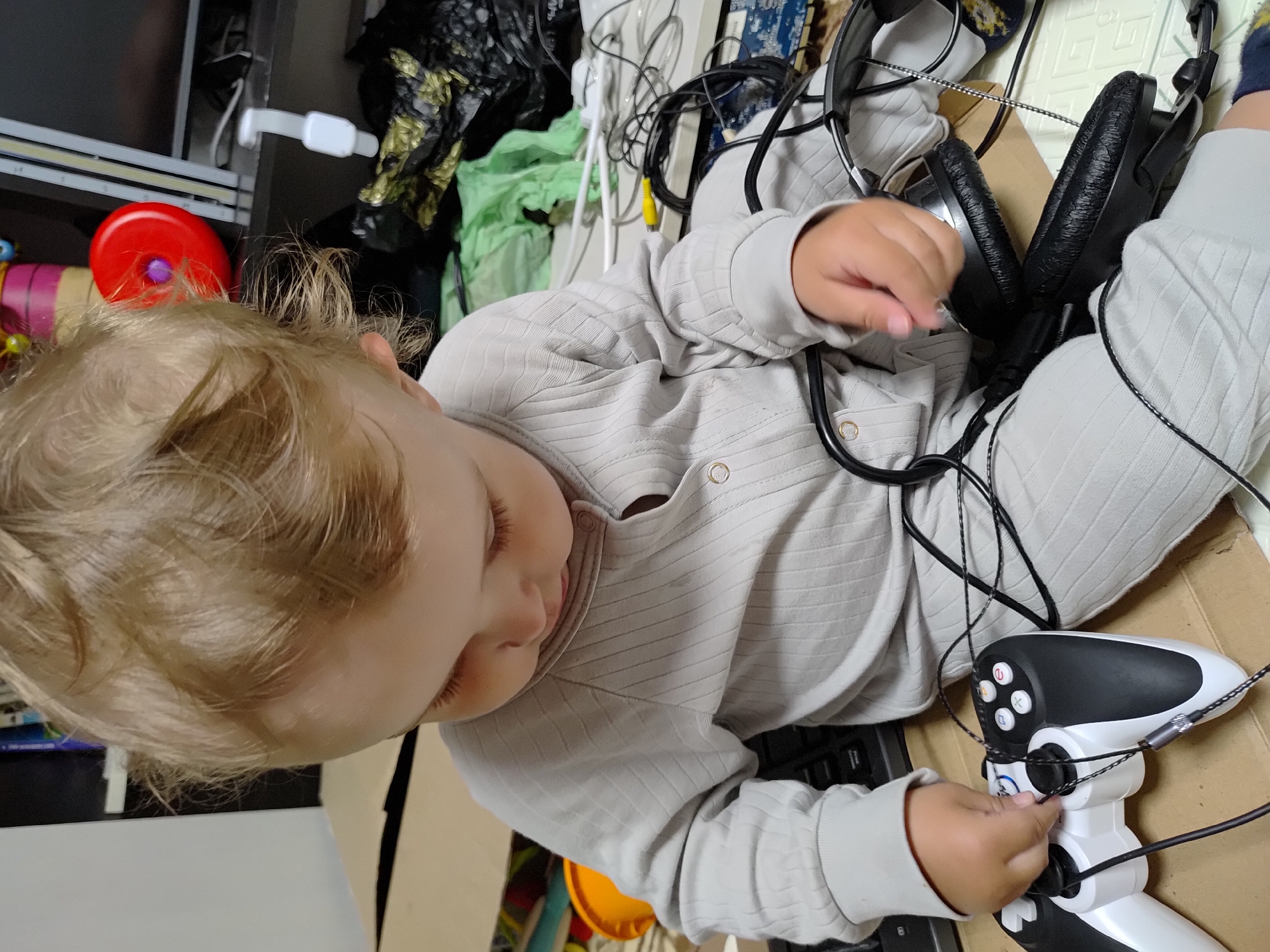 Daily life moments captured in Марковский: toddler, woman photographed