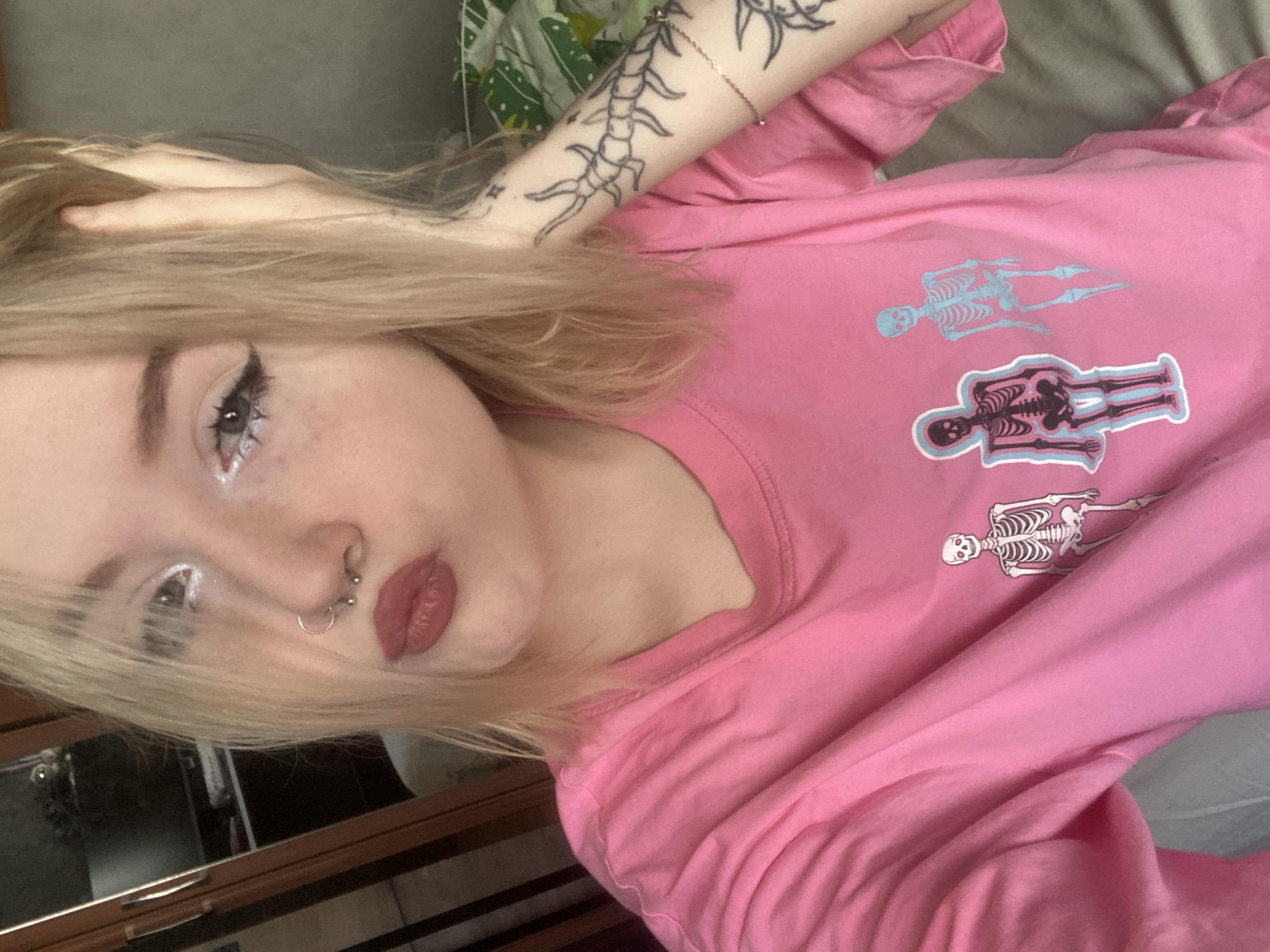 Morning routine selfies and pet moments in Izhevsk