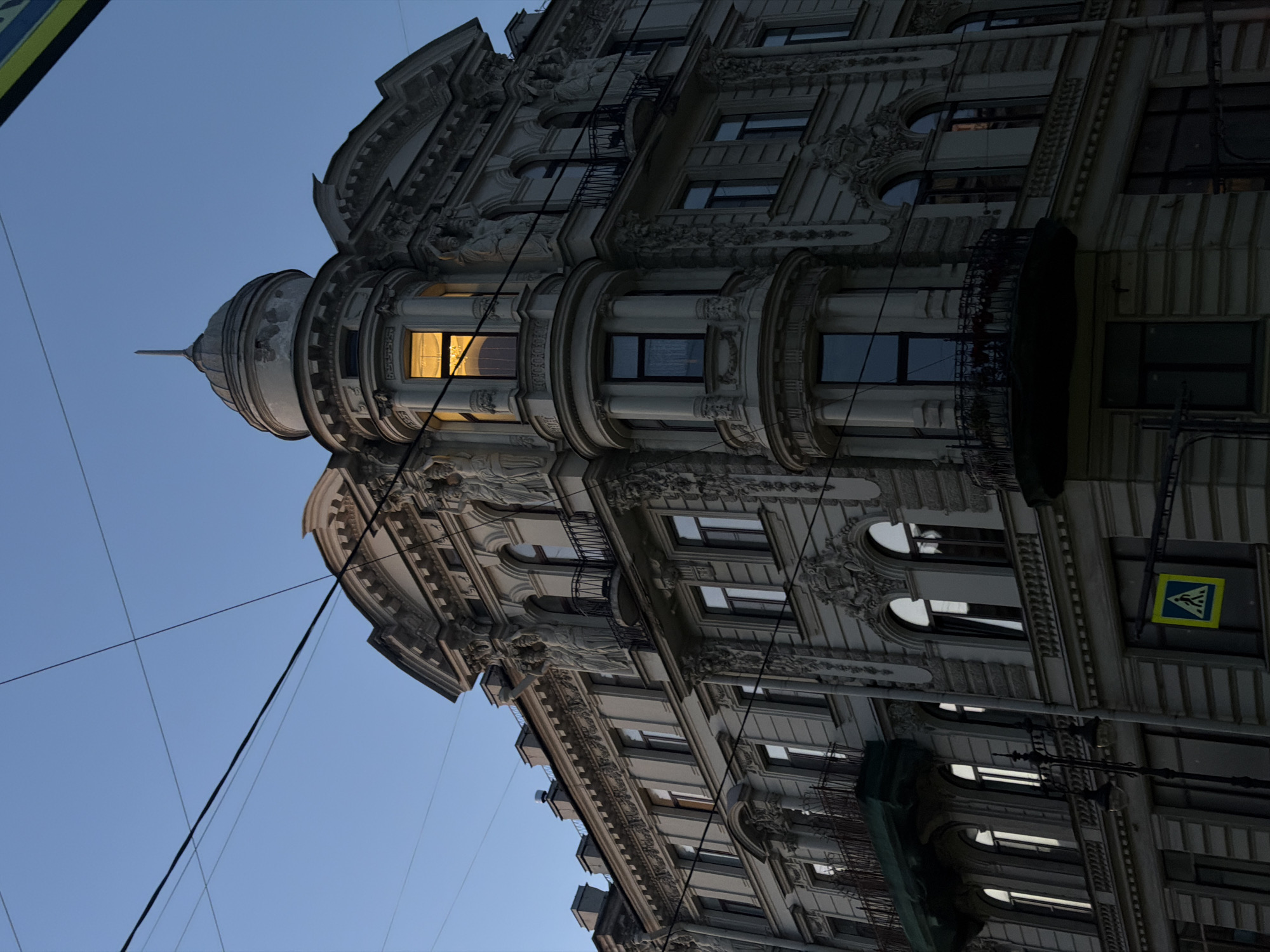 Evening stroll captures Saint Petersburg's architecture during golden hour