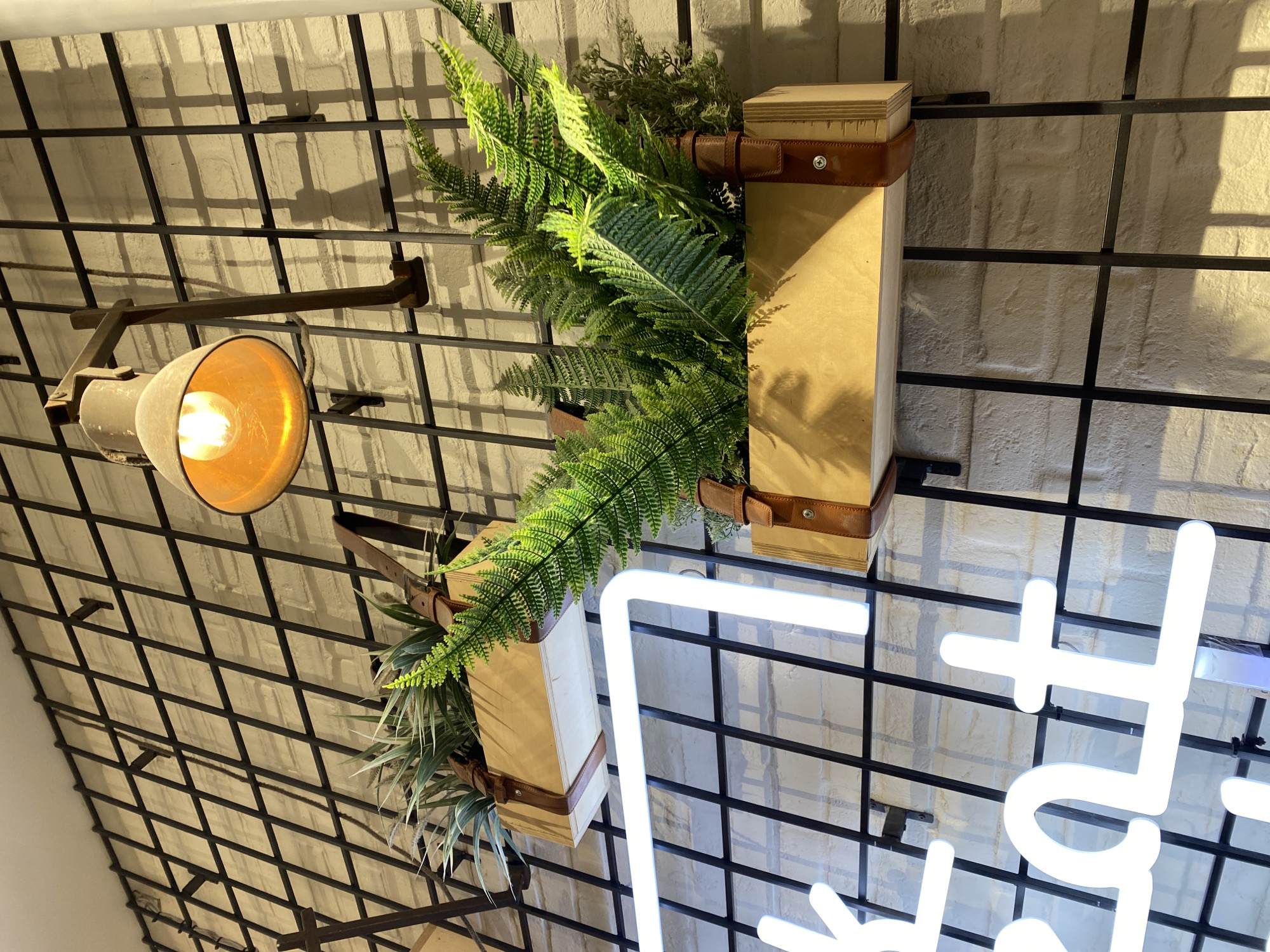 Shopping trip documented at Yekaterinburg clothing store