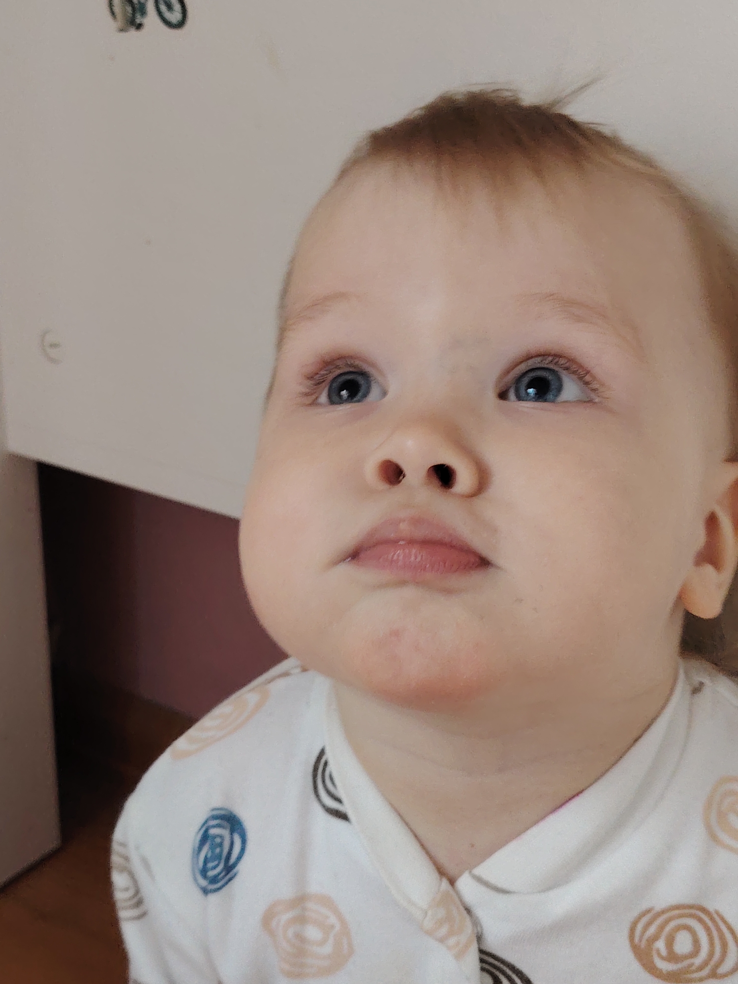 Family captures intimate moments during morning in Chaikovsky home