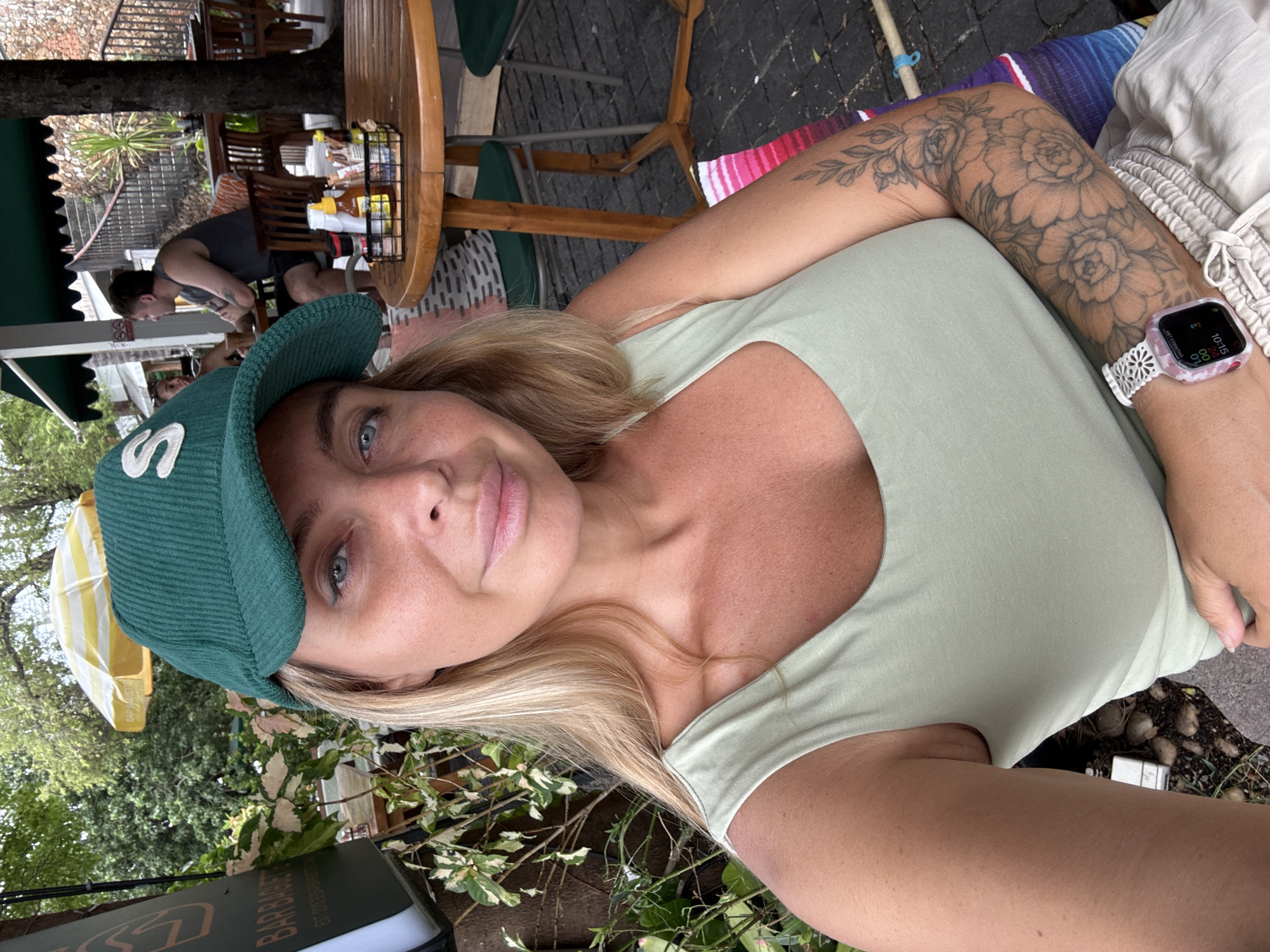 Relaxed stop at a tropical cafe in Ko Samui