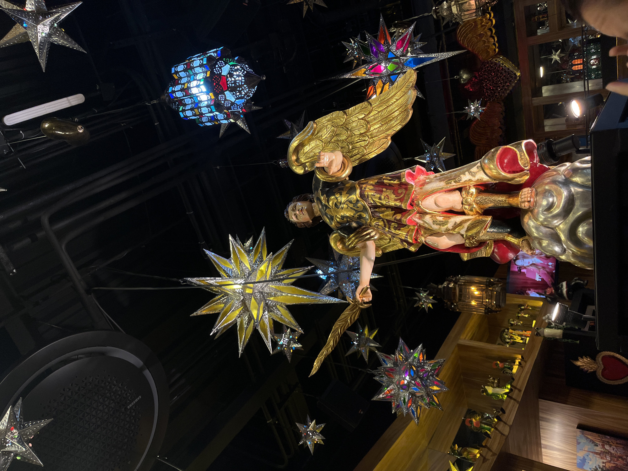 Golden angel statue observed in Santa Lucía, Mexico