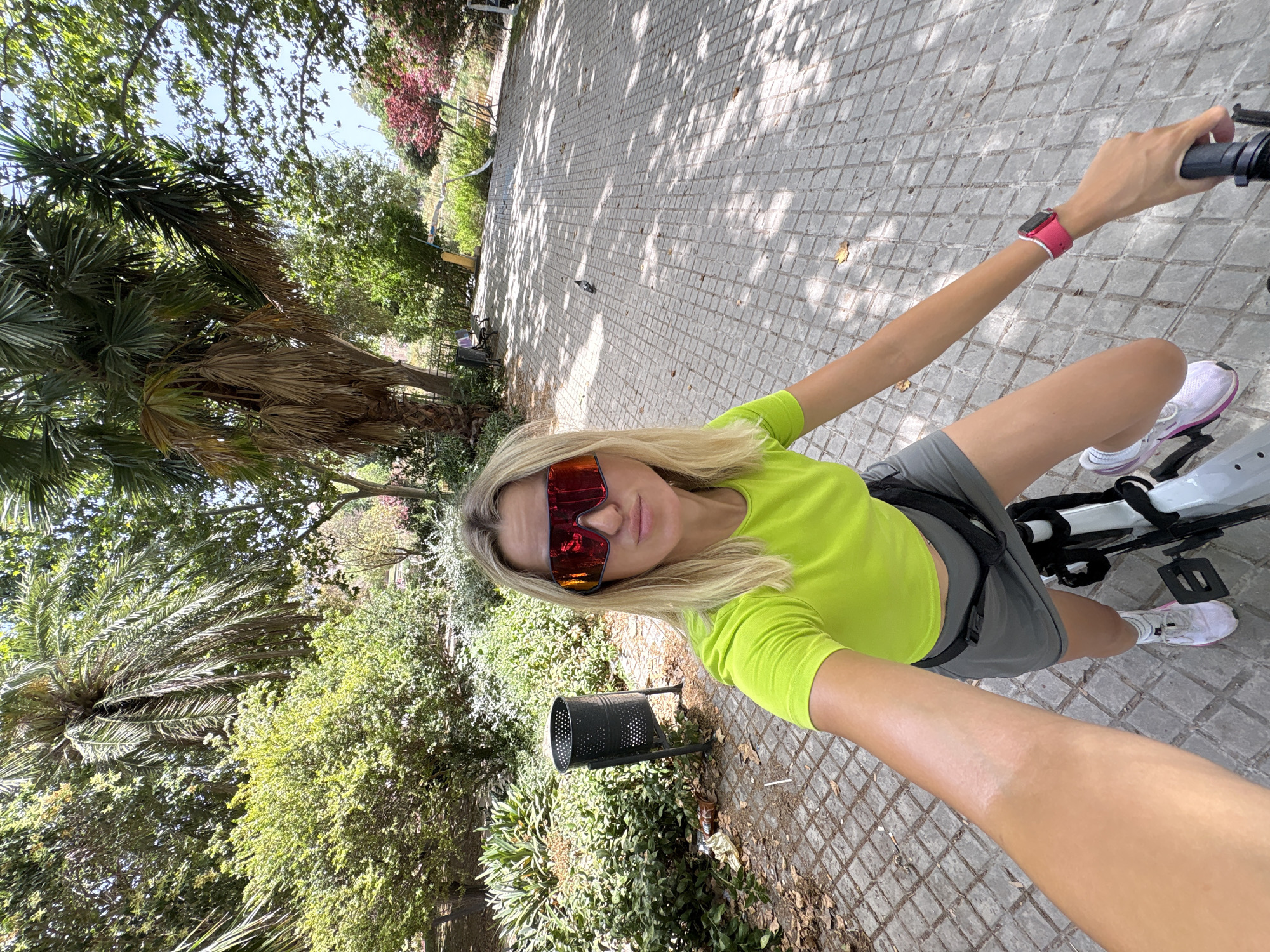 Leisurely bike ride through Valencia's Turia park gardens