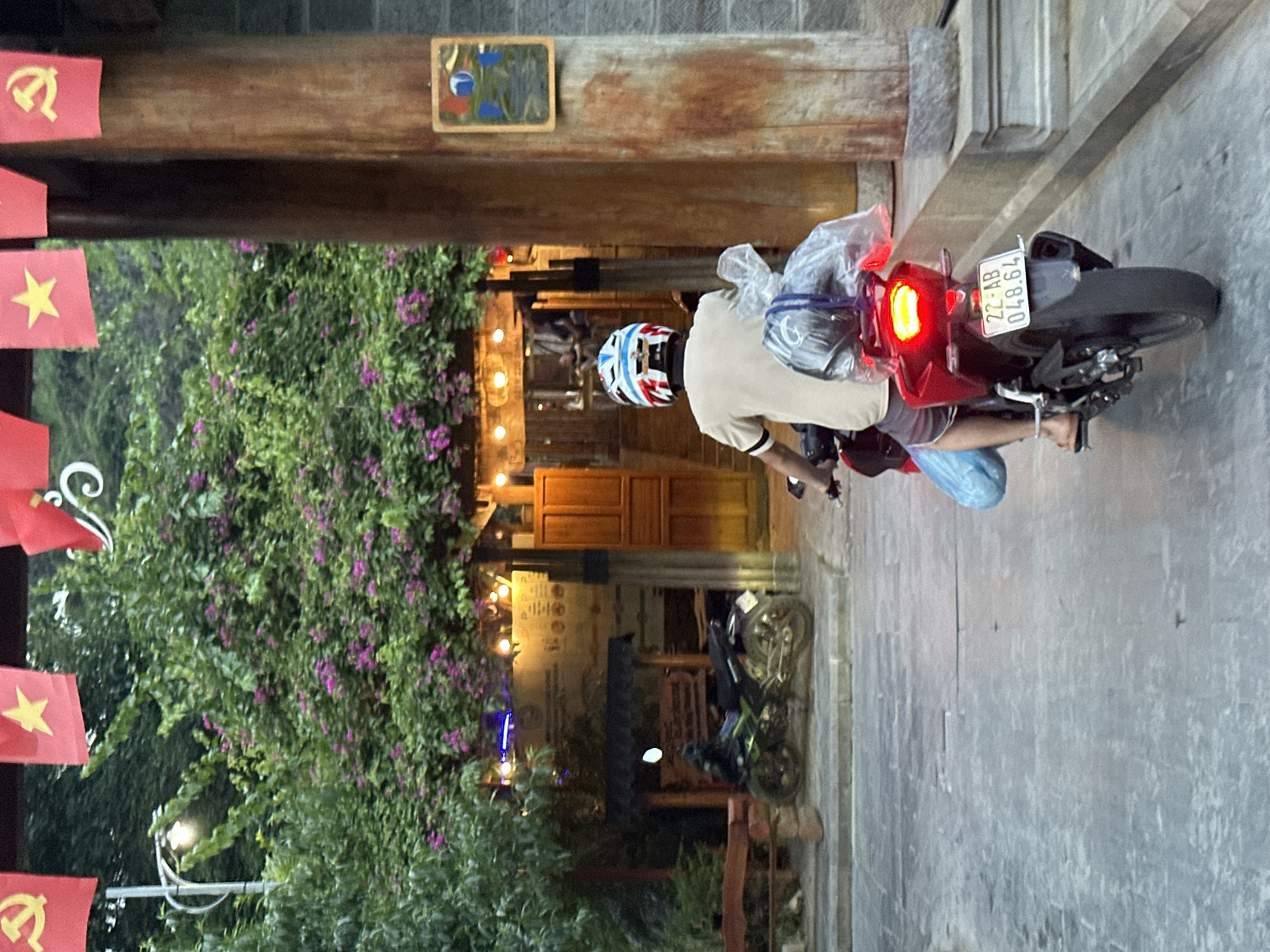 Motorcycle journey documented through scenic Mèo Vạc Commune, Vietnam