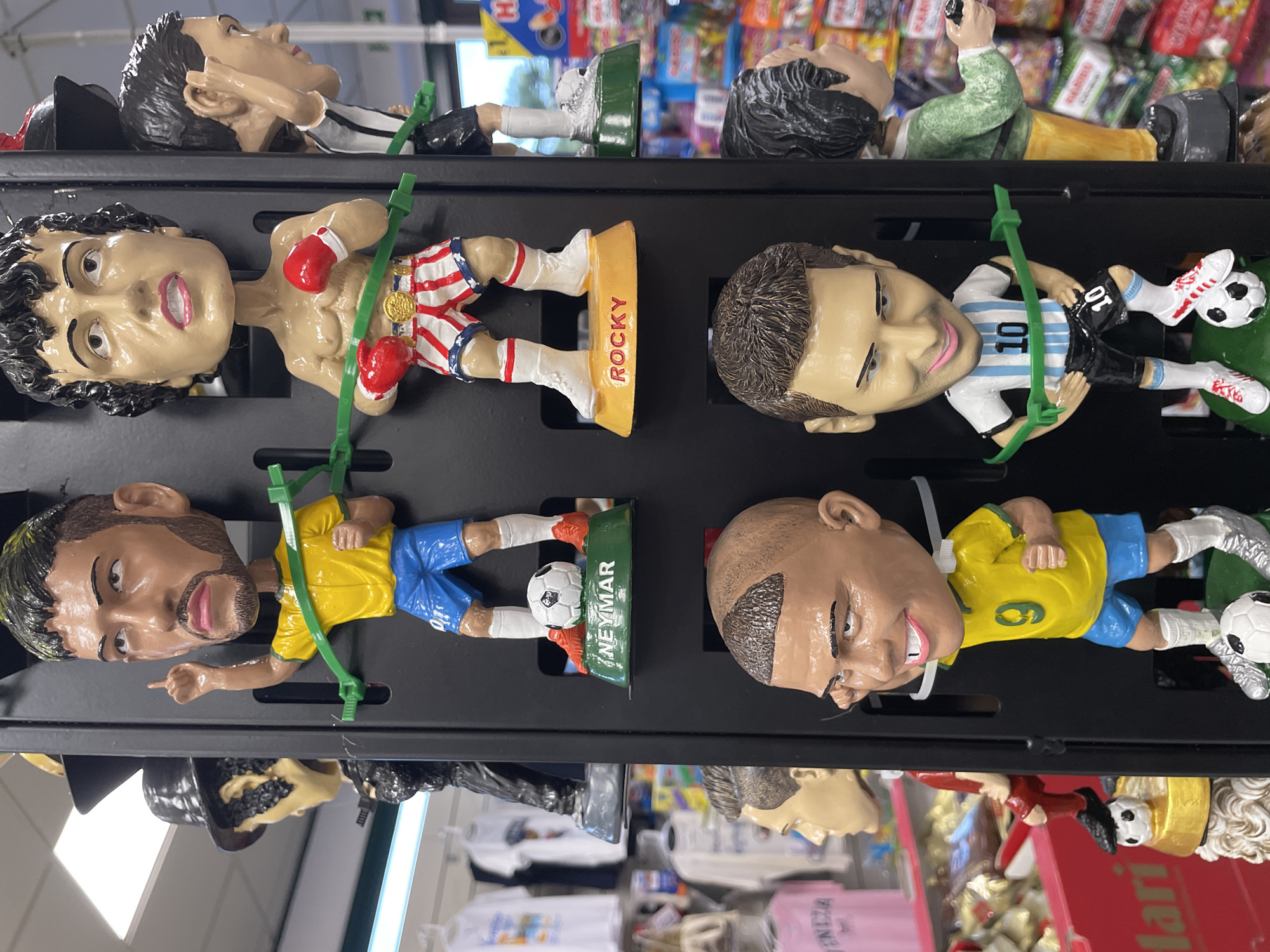 Tourist shops for novelty bobbleheads in Venice store