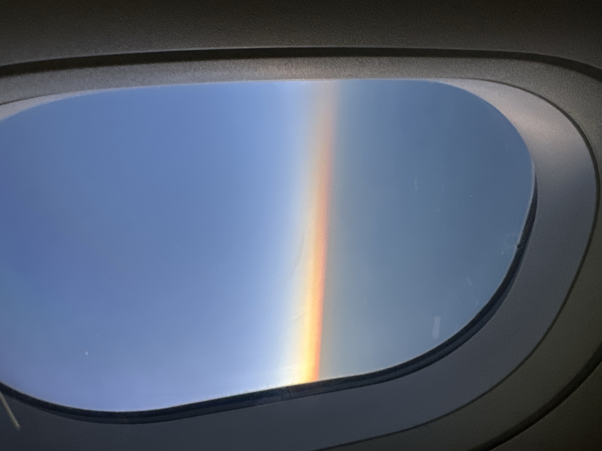 Airline passenger spots rainbow phenomenon over Málaga skies