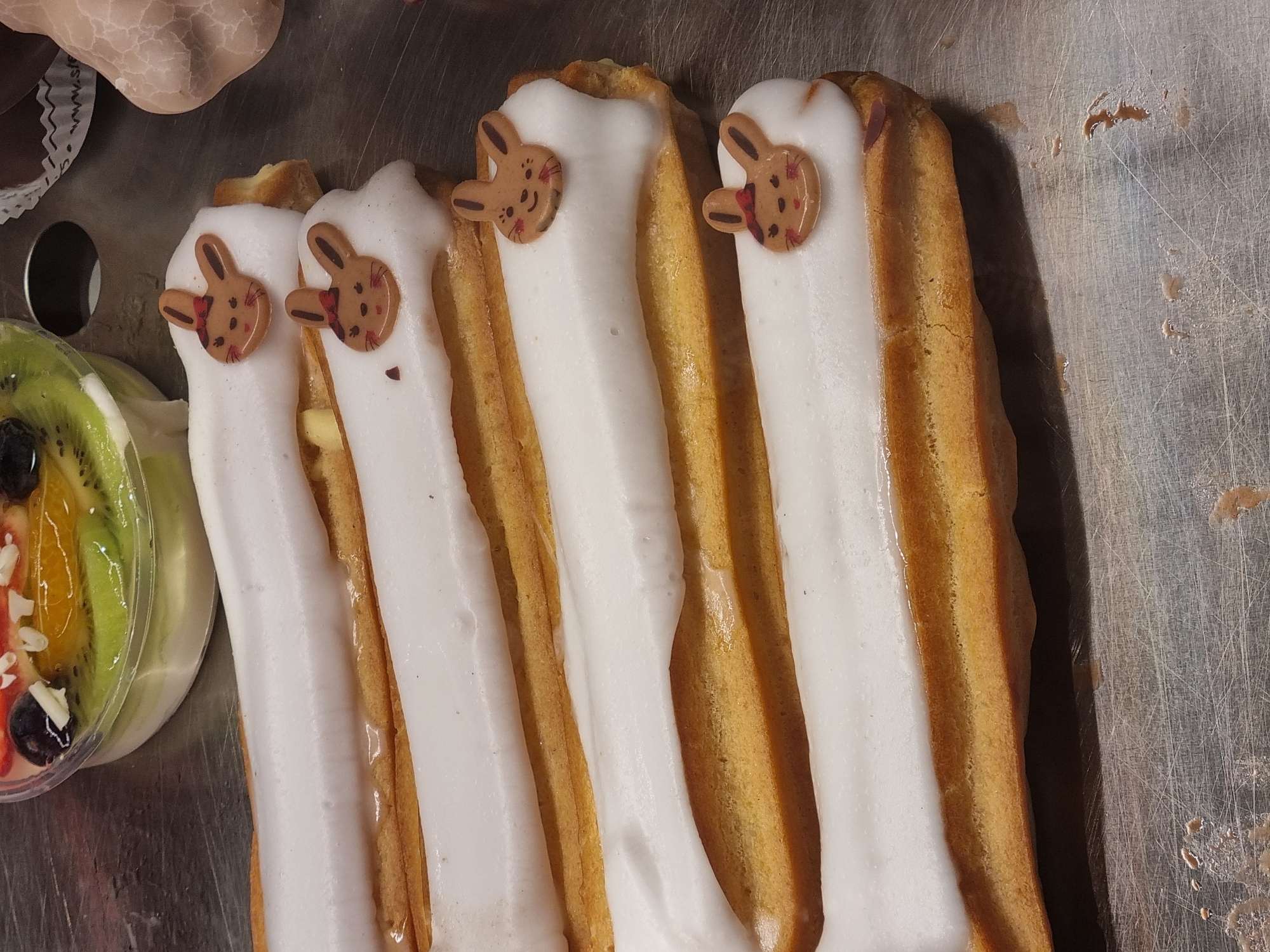 Easter-themed éclairs with rabbit decorations spotted in Saarbrücken bakery