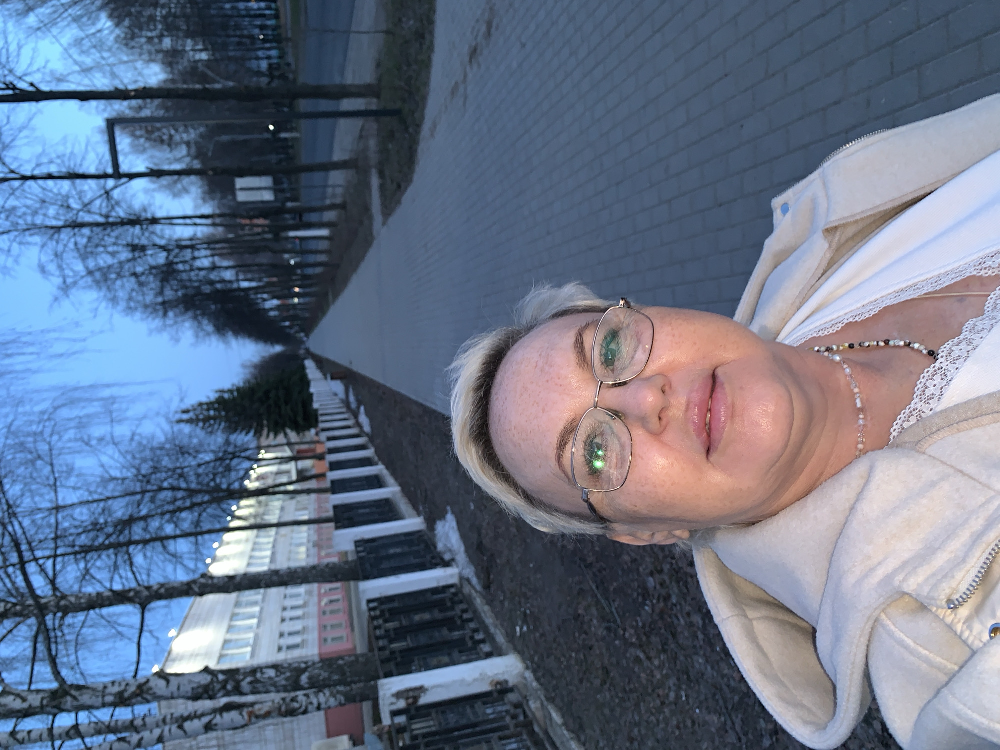 Woman captures twilight selfie in Chaikovsky, Russia