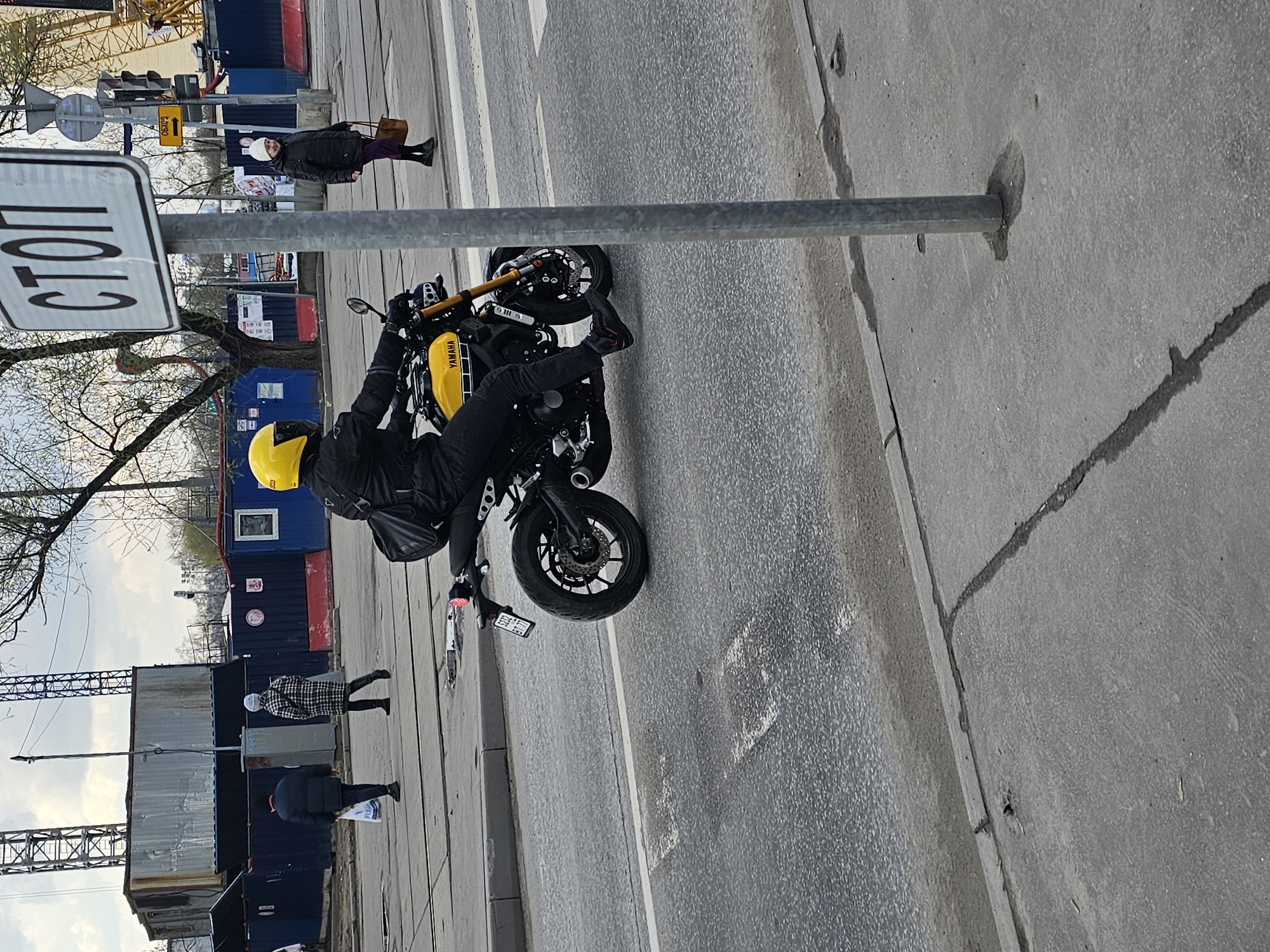 Motorcyclist spotted on Yamaha bike in Khimki street scene