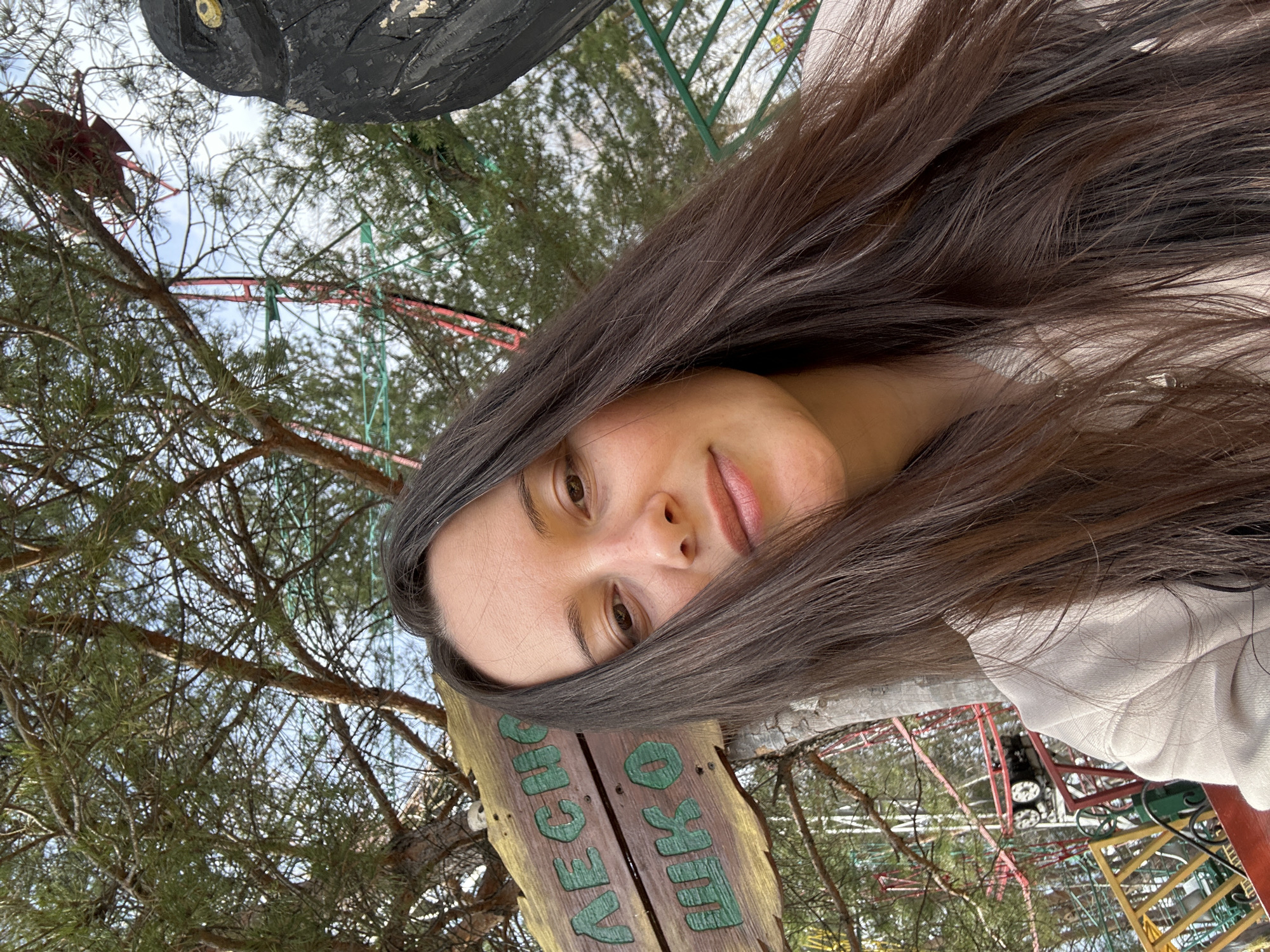 Woman documents Sunday leisure activities in Chaikovsky, Russia