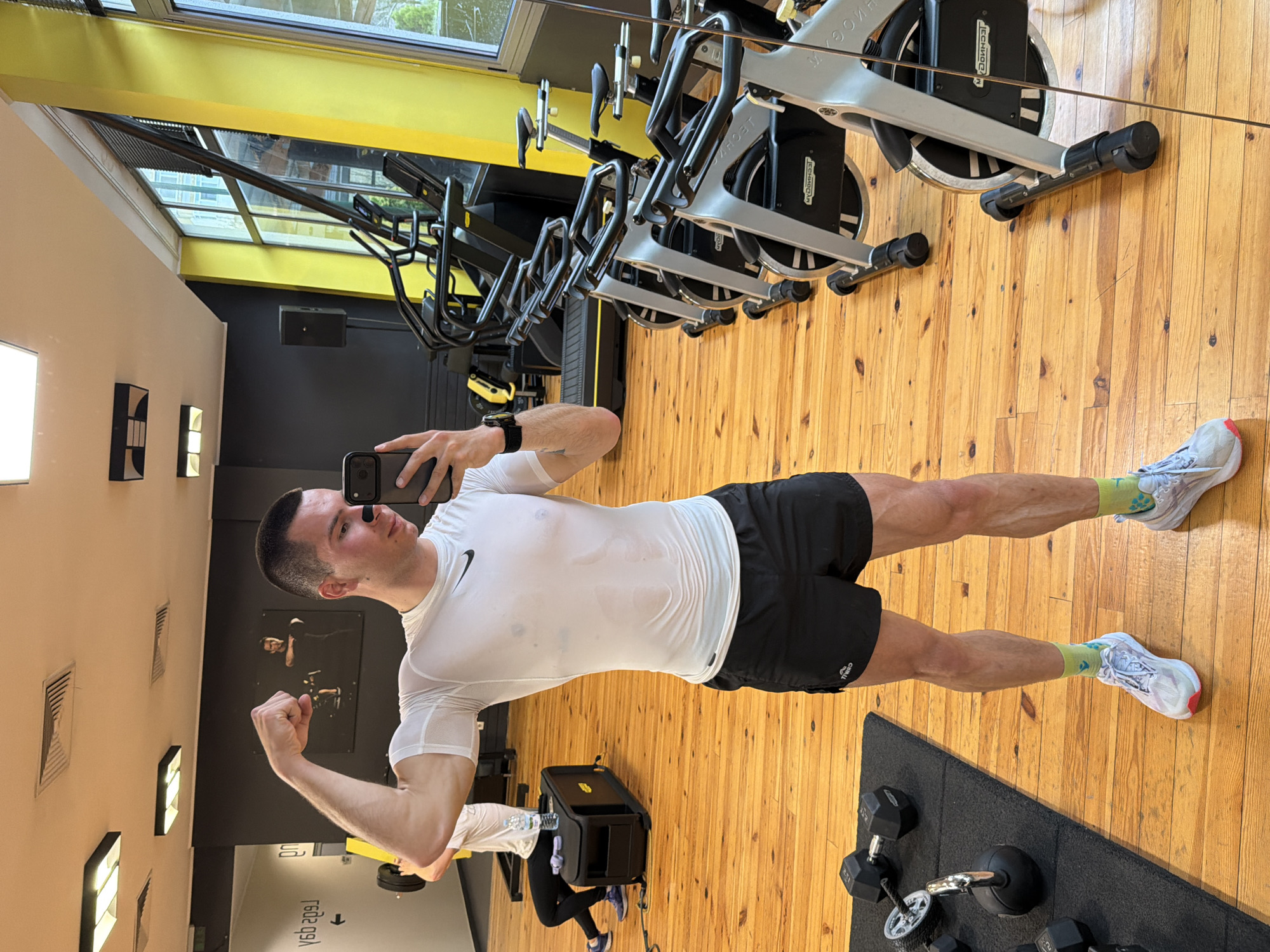 Man works out, takes selfie at Plovdiv gym