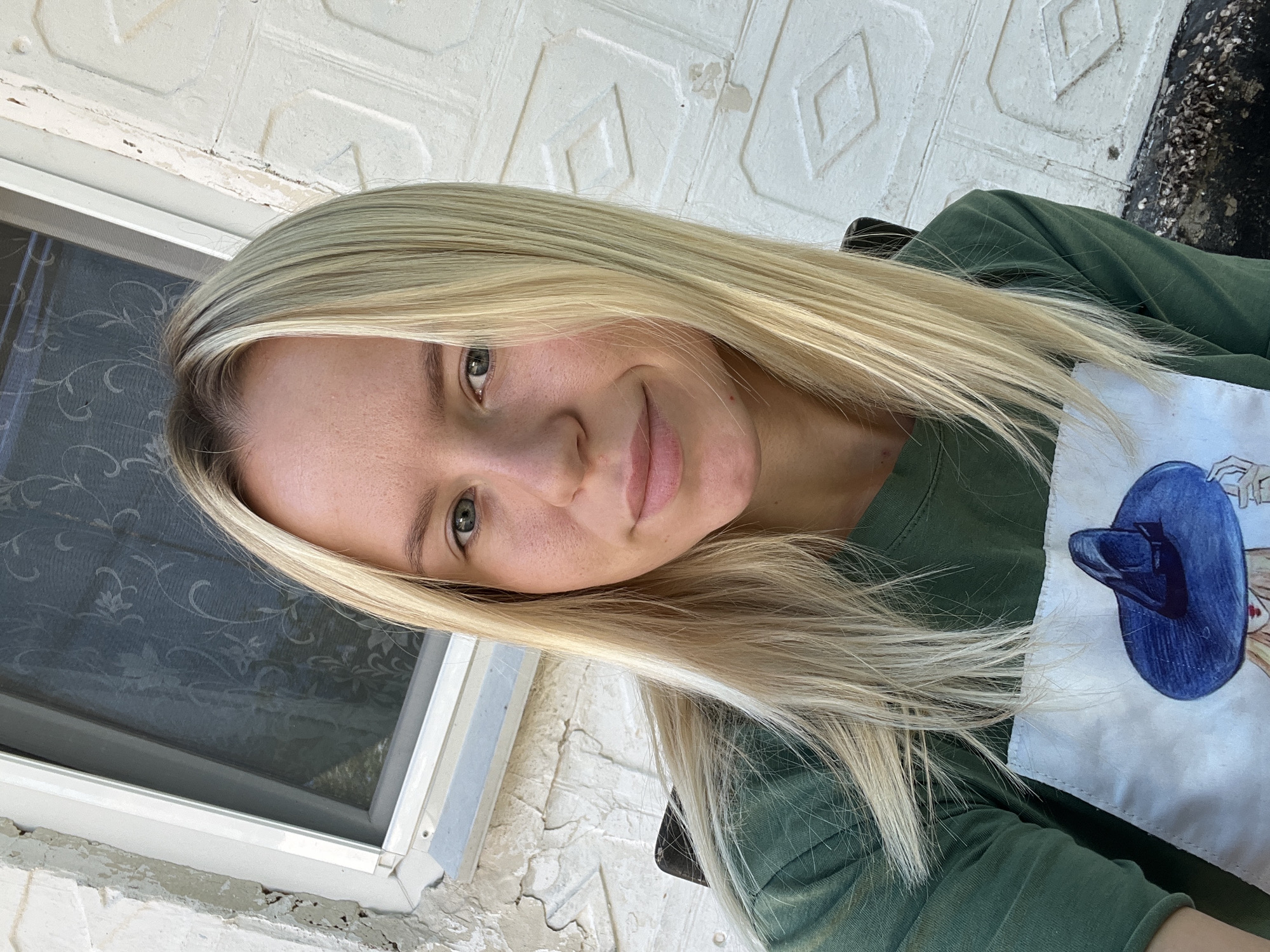 Outdoor selfies and a casual lunch spread, same afternoon