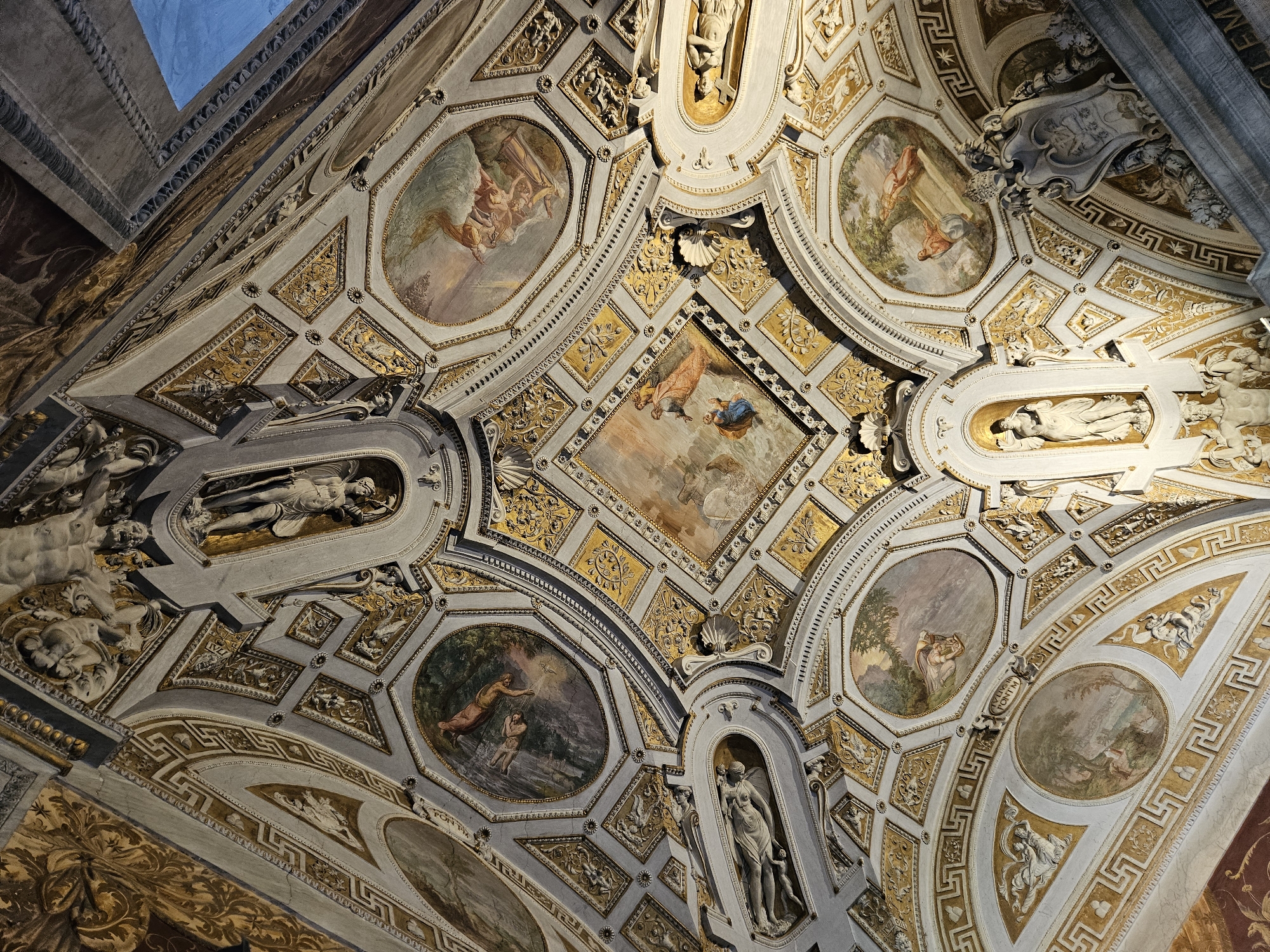 Historic geometric ceiling documented in Rome building