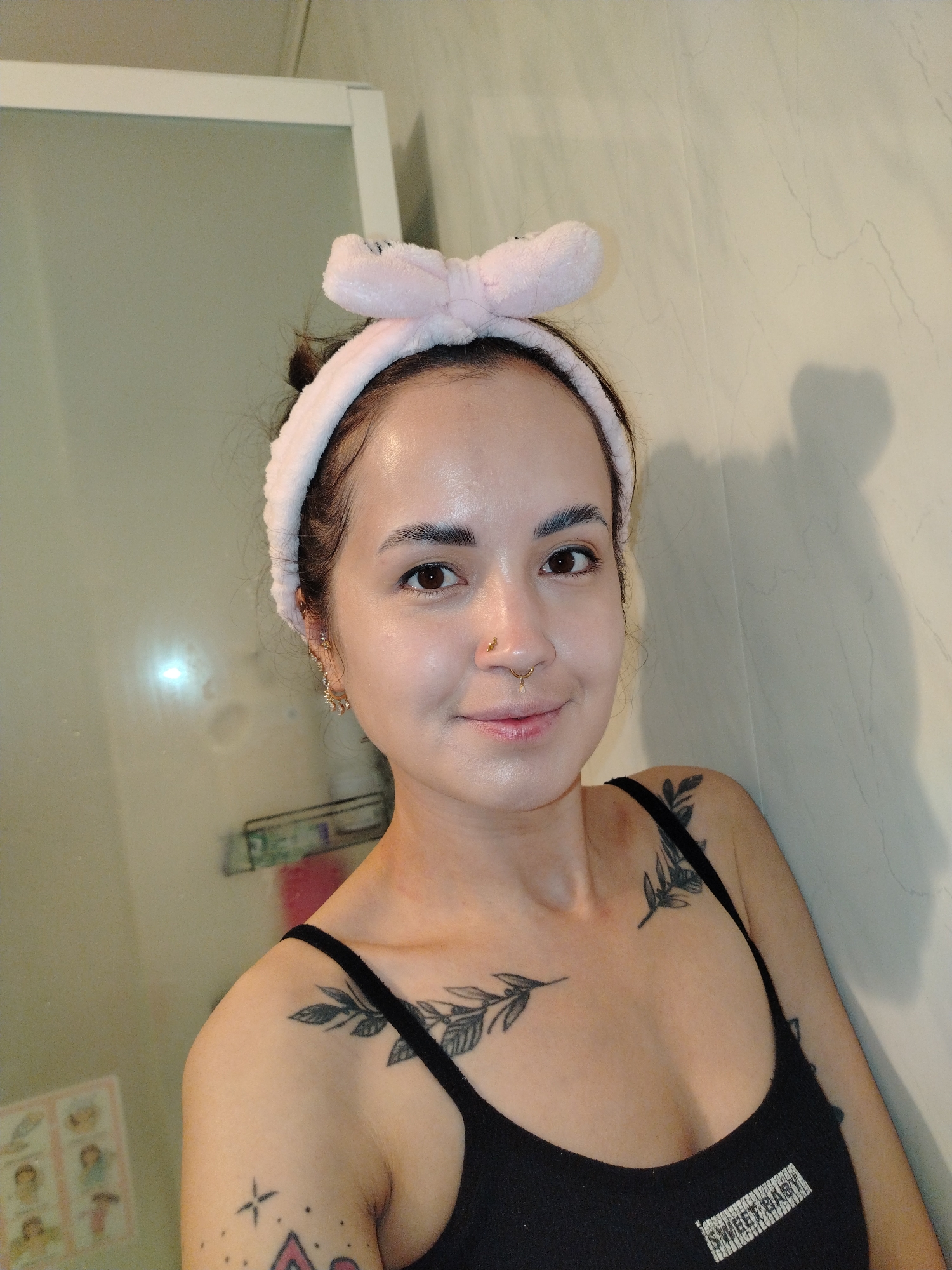 Woman documents early morning routine in Noviy, Russia