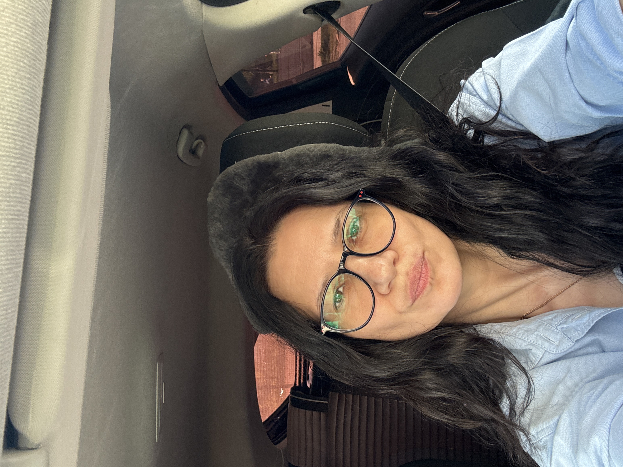 Woman documents afternoon routine in Chaikovsky with selfies and salad