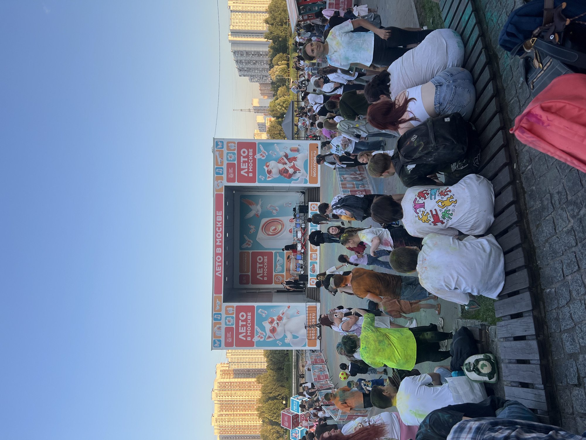 Live drumming and crowds at Moscow's Summer in Moscow festival