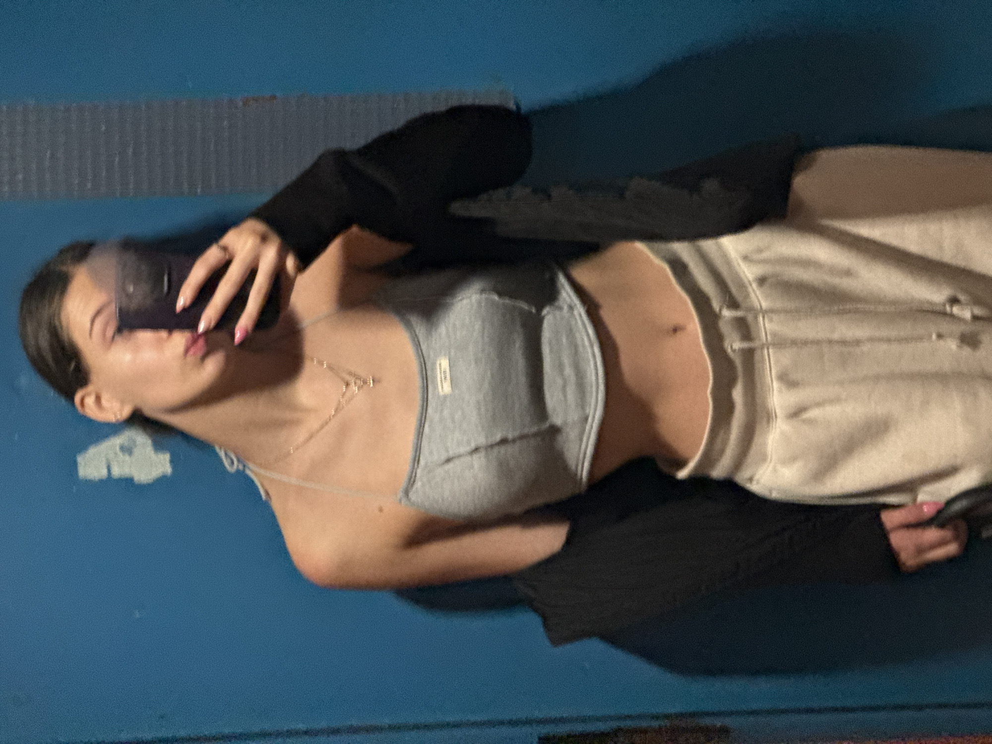 Outfit check in Sofia, grey crop top and black jacket