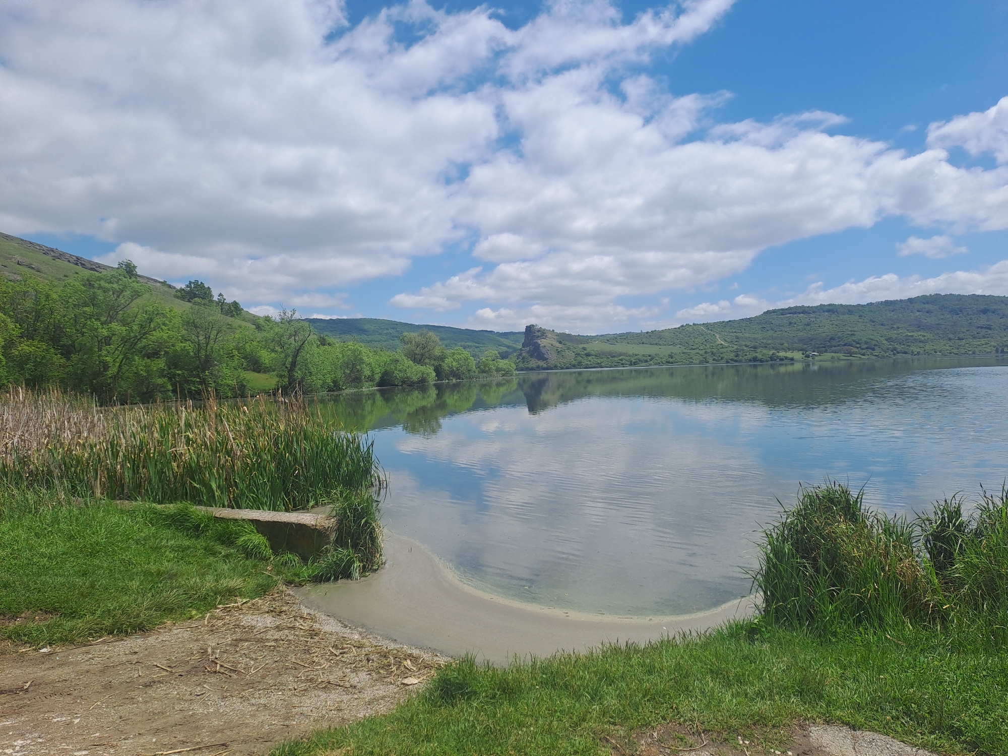 Peaceful lake scene documented in Kovachevtsi, Bulgaria