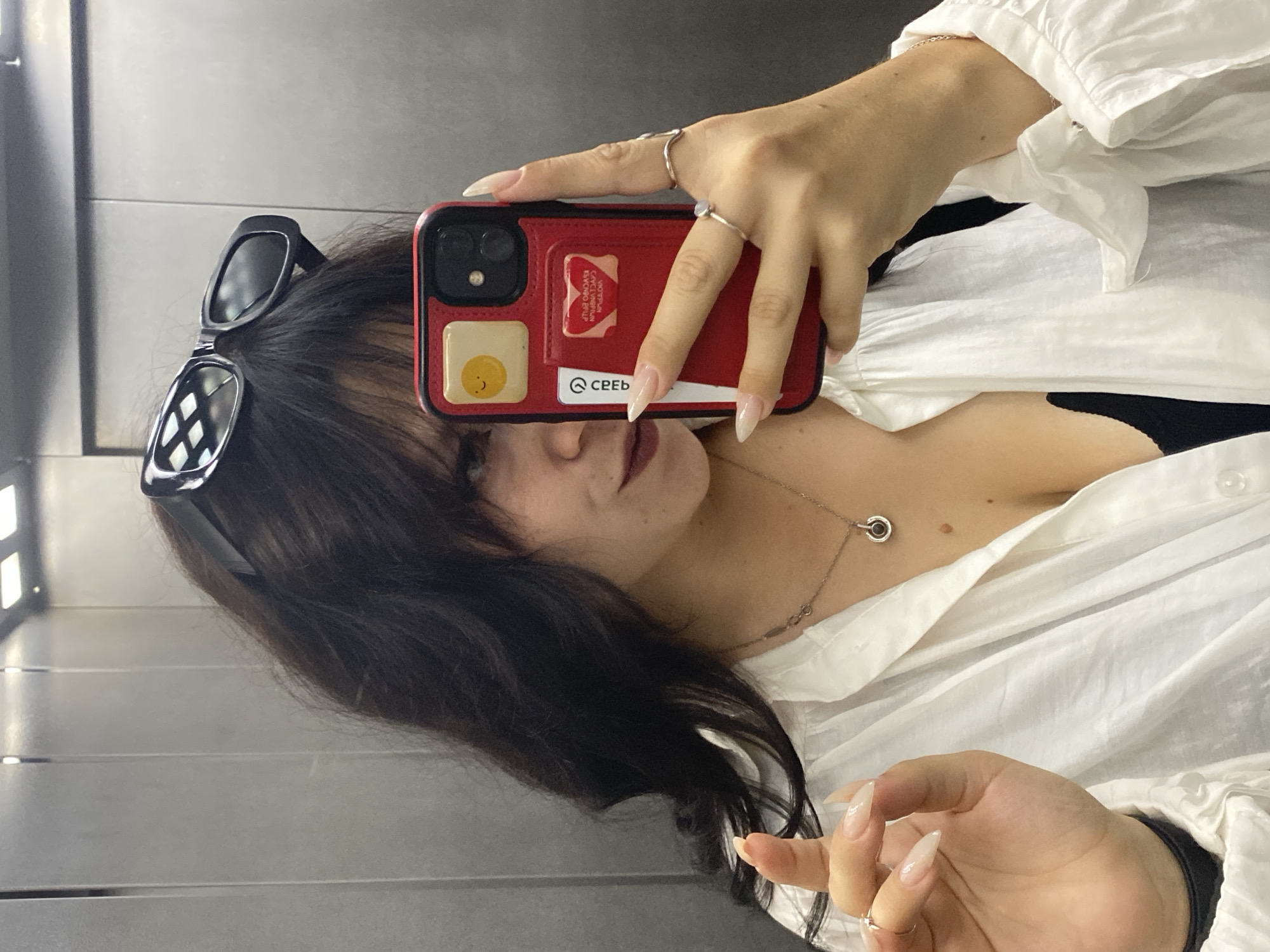 Quick selfie session in a Vsevolozhsk elevator, August 2026