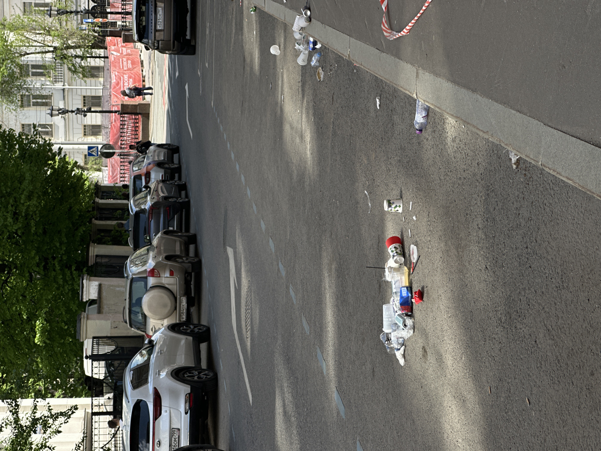 Litter scattered across Moscow streets near Red Square