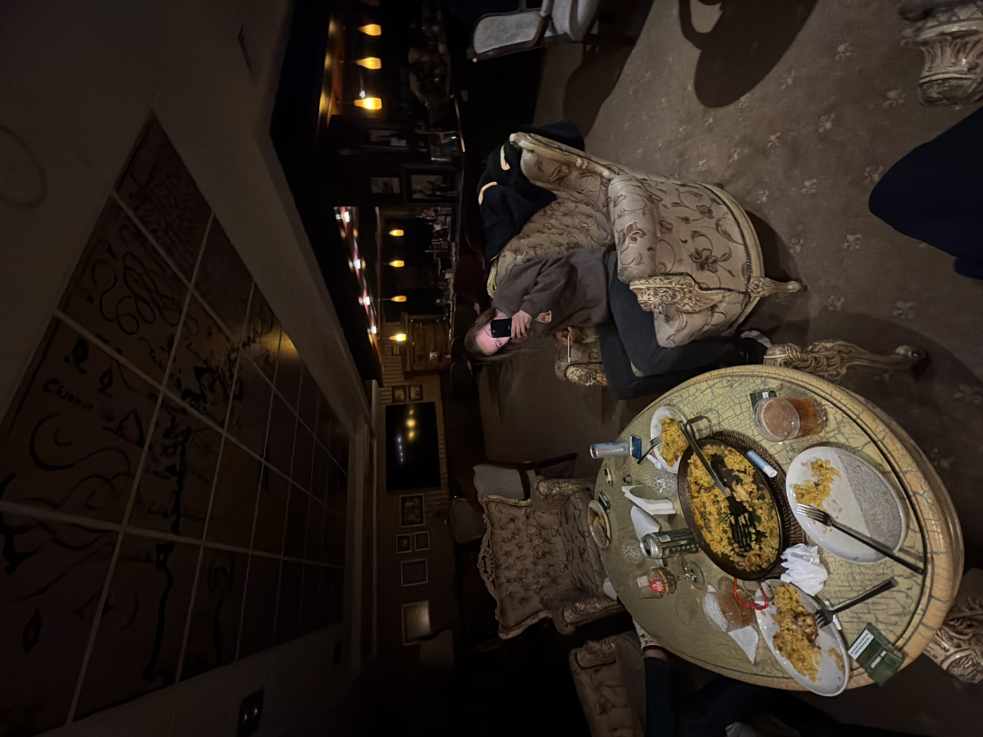 Woman spends evening on phone at Silistra restaurant