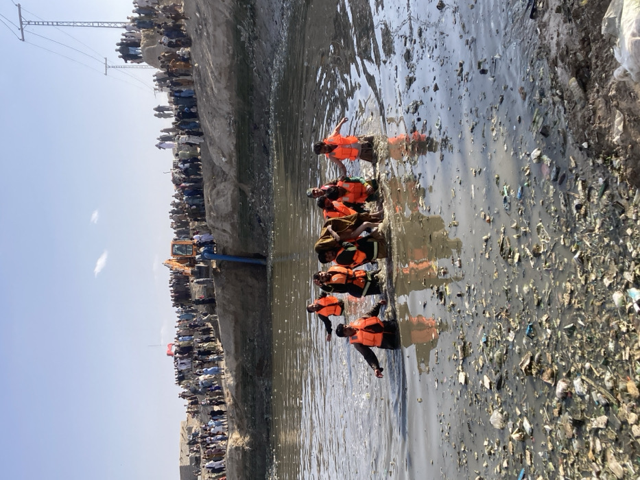 Rescue operation conducted in polluted Quetta waterway draws crowds