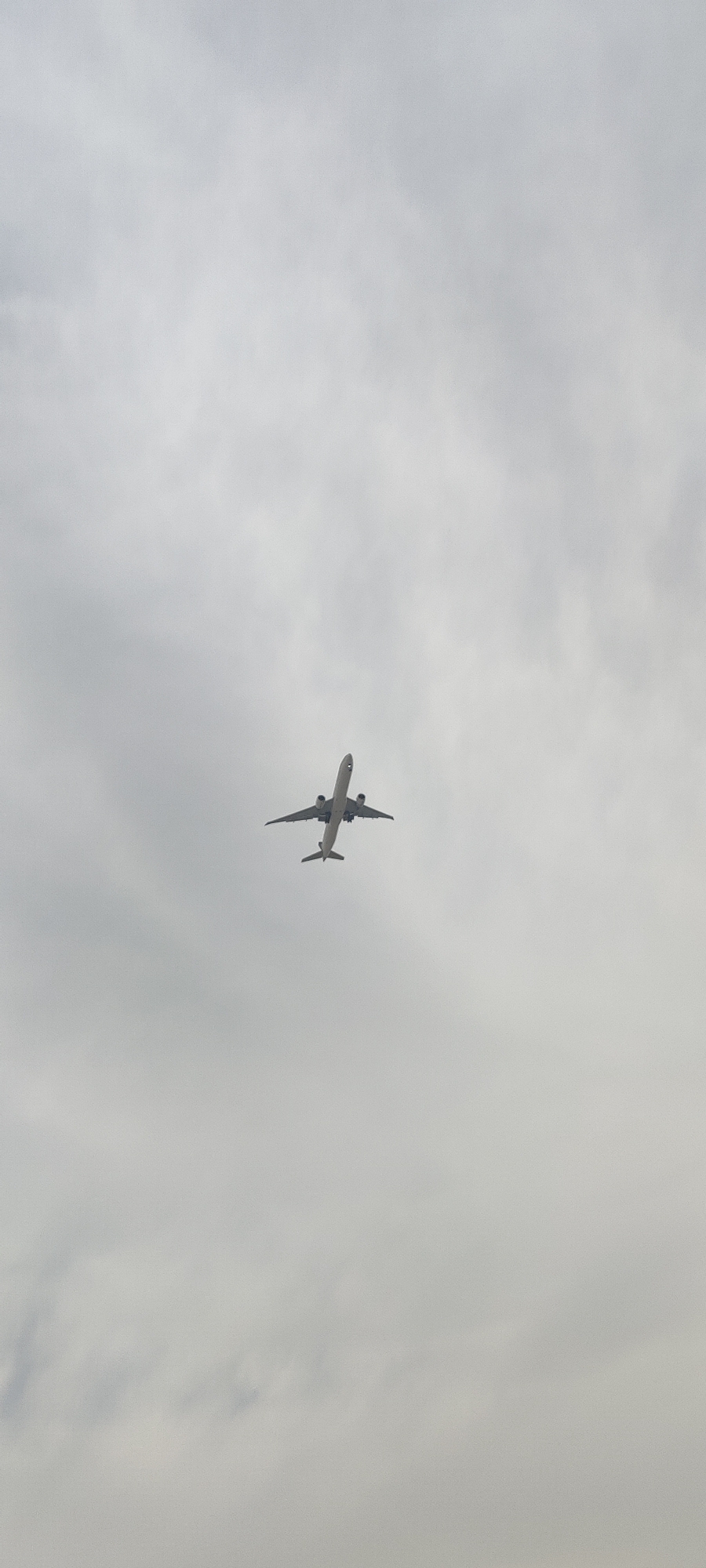 Soccer games, aircraft sightings captured across Jeddah neighborhoods