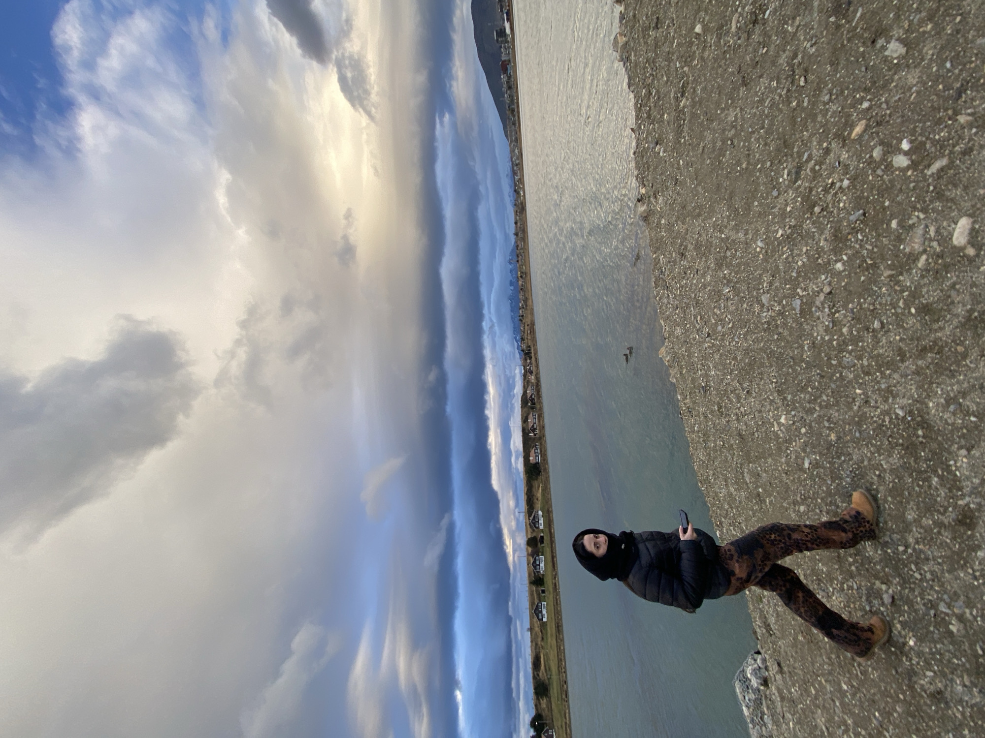 Dog walker captures scenic moments along Ushuaia waterfront