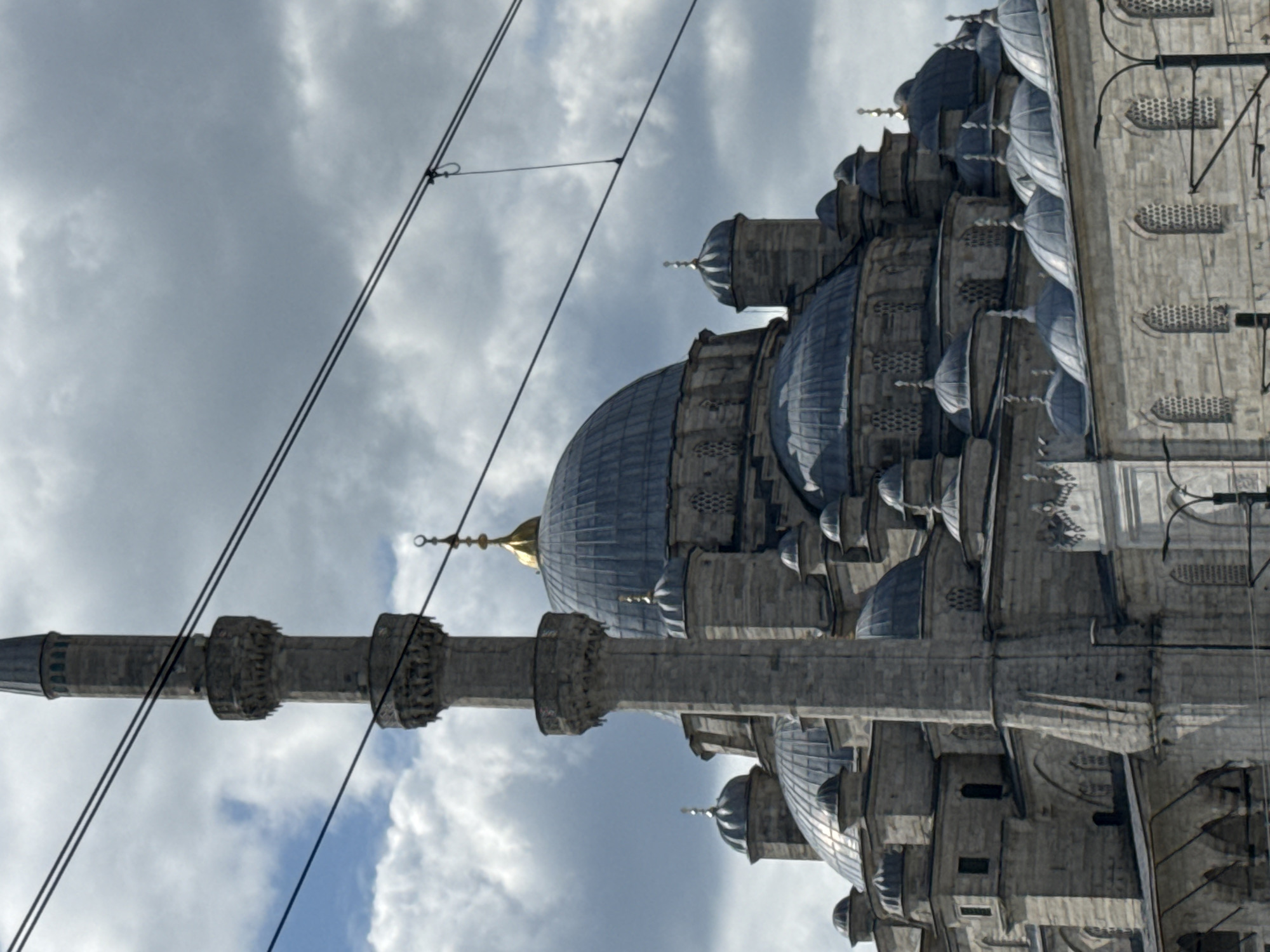 Witness documents Yeni Cami mosque architecture in Istanbul