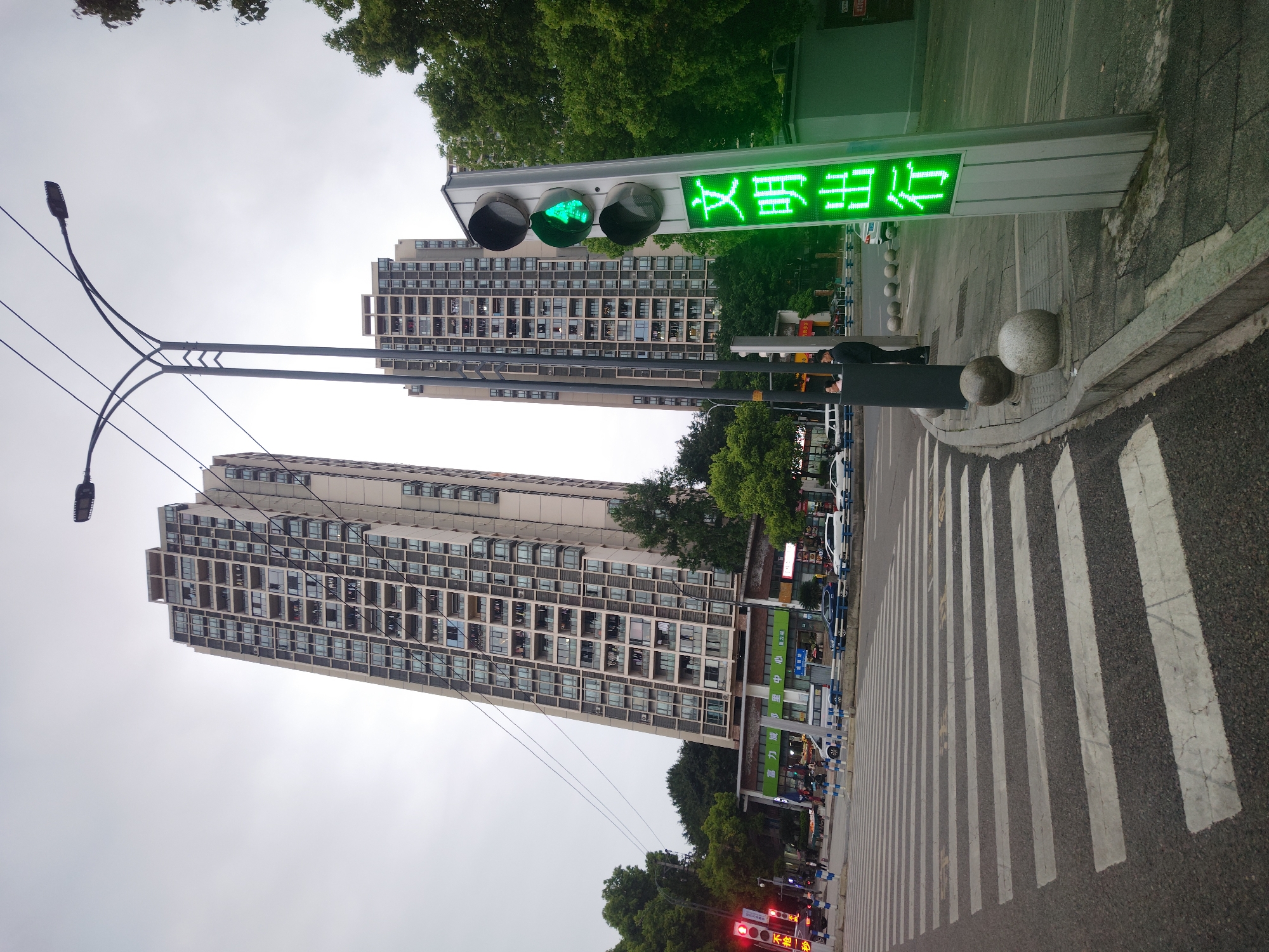 Morning street activity captured in Chongqing High-tech Zone