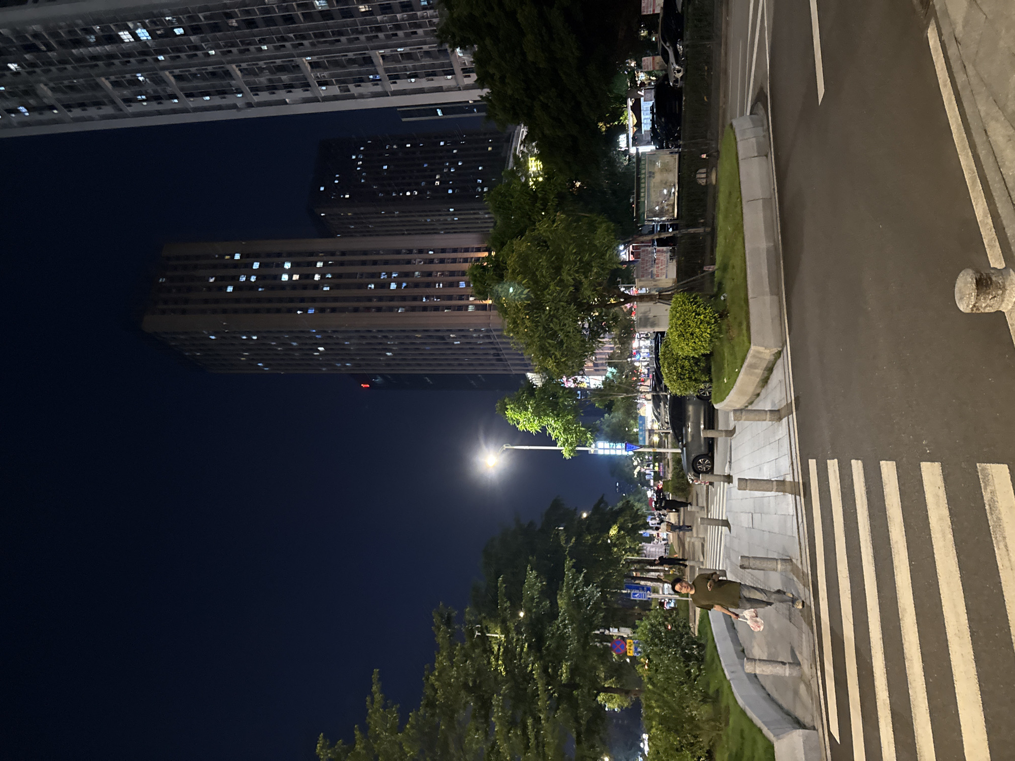 Night stroll past Haizhu District's lit-up skyscrapers and walkways